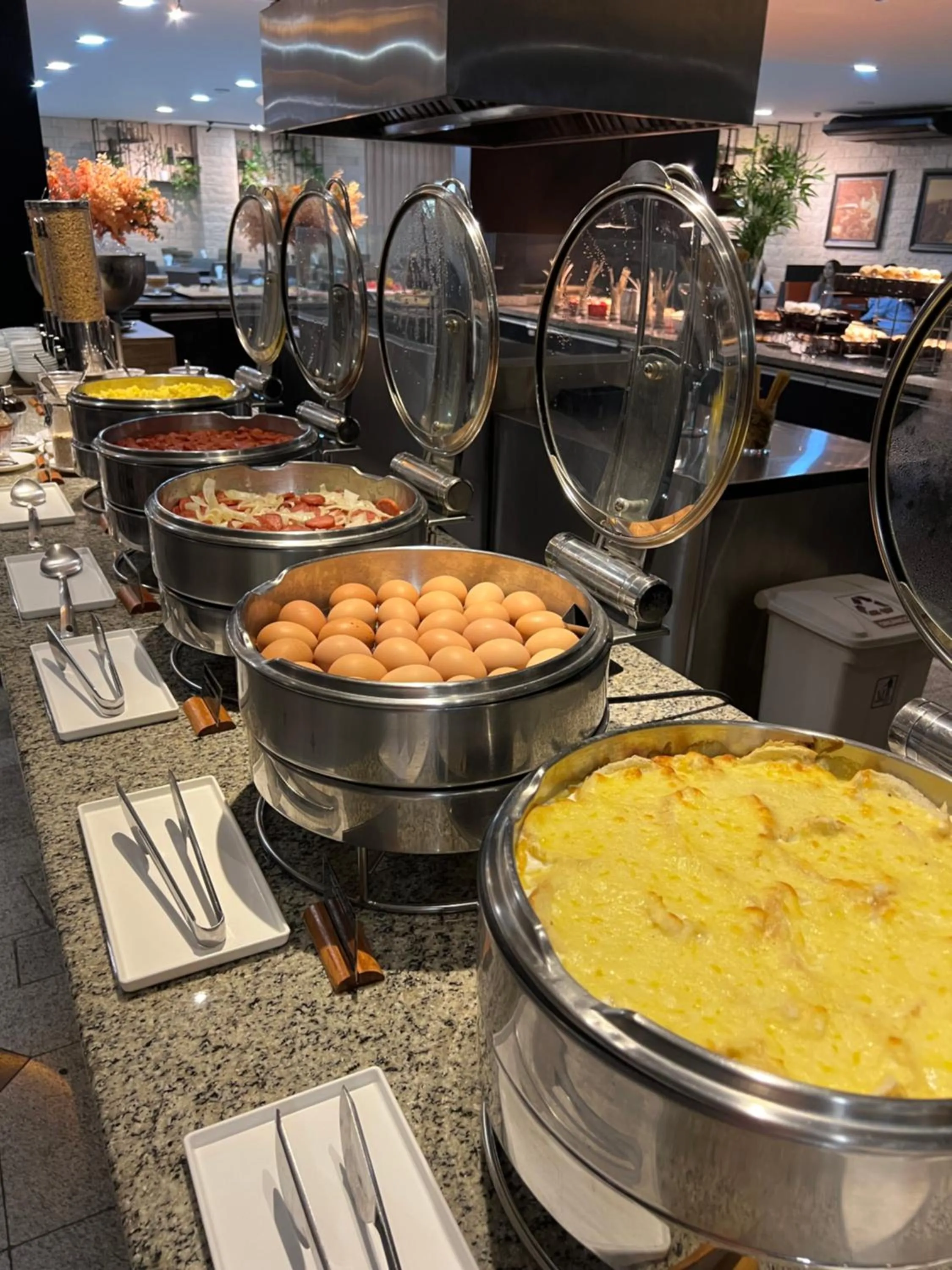 Breakfast in Wyndham Golden Foz Suítes