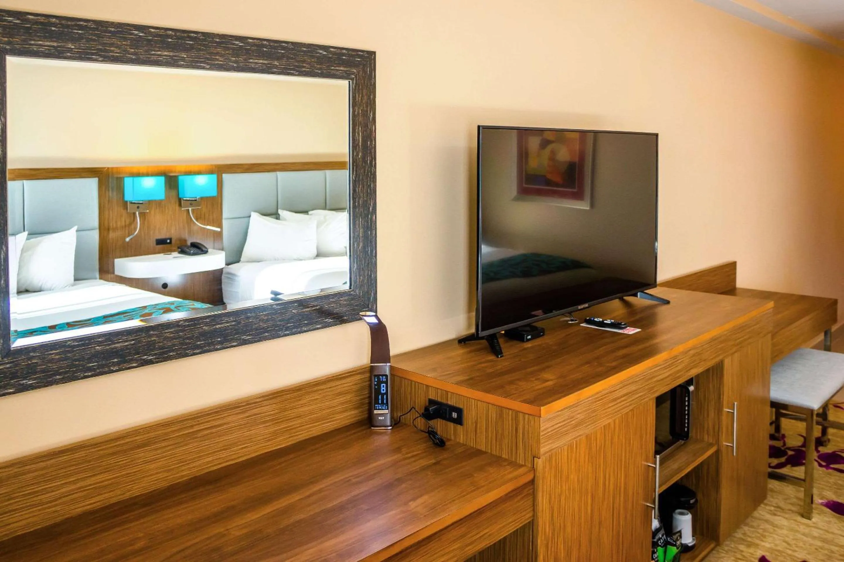 TV and multimedia, TV/Entertainment Center in Hotel Tucson City Center, an Ascend Hotel Collection Member