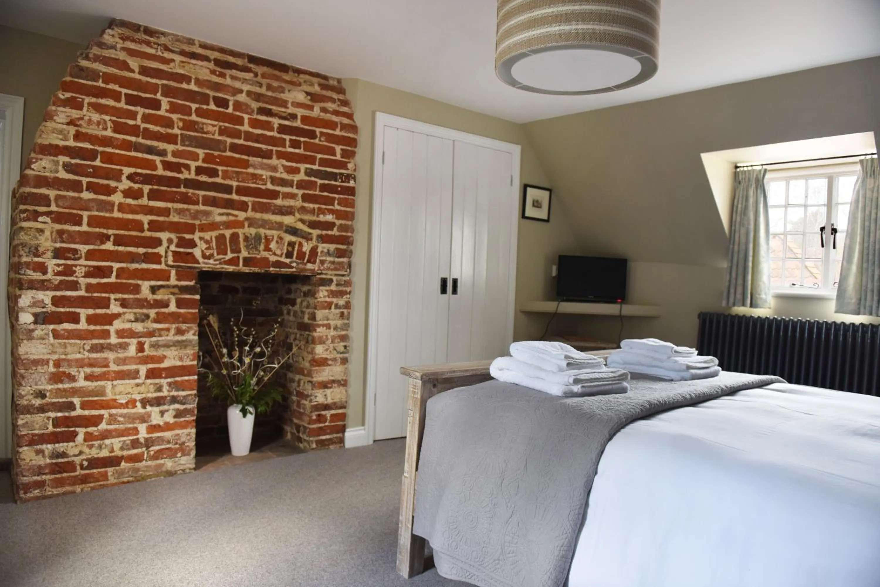 Bed in The Three Horseshoes