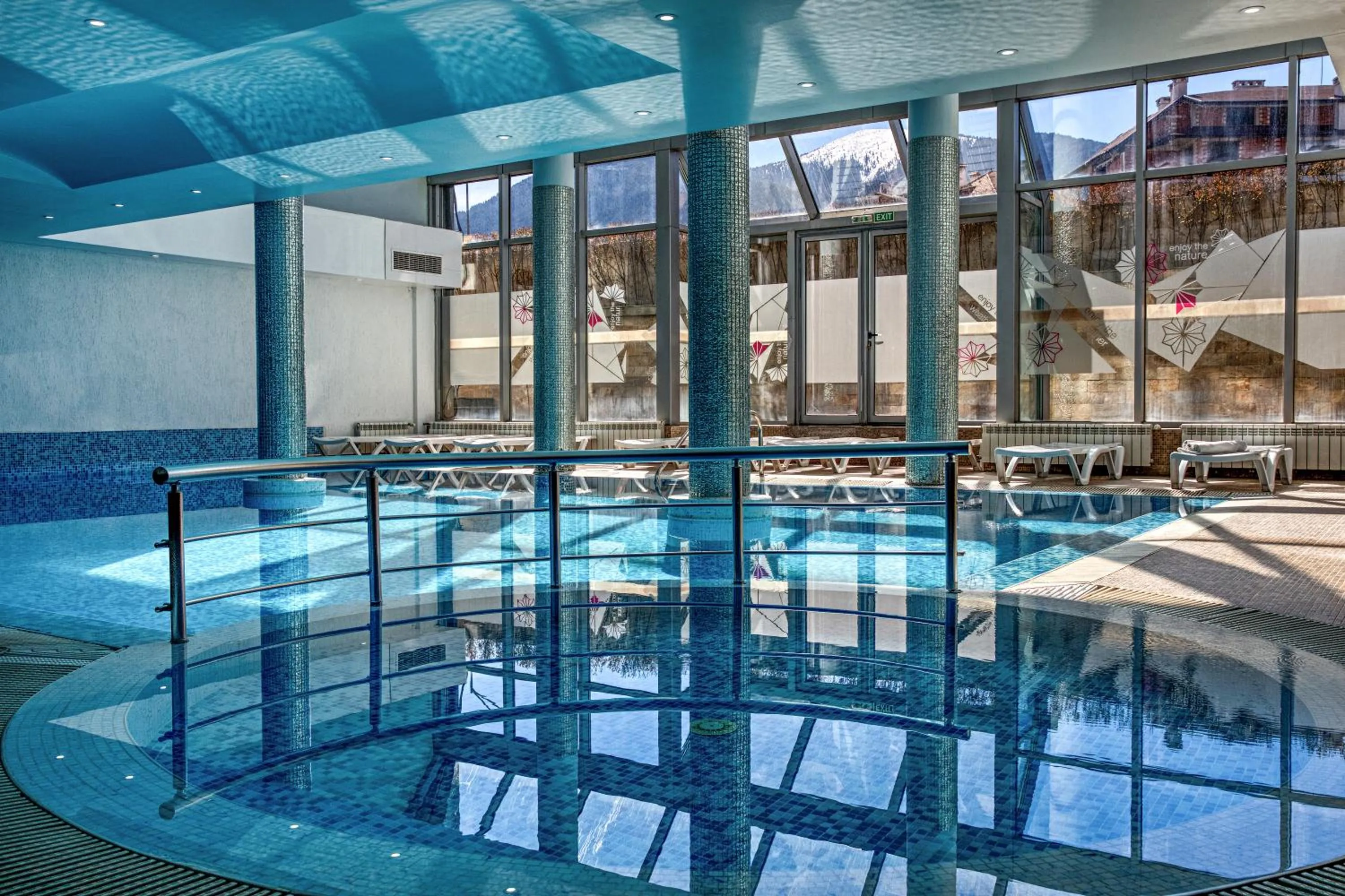 Swimming pool in MPM Hotel Guinness