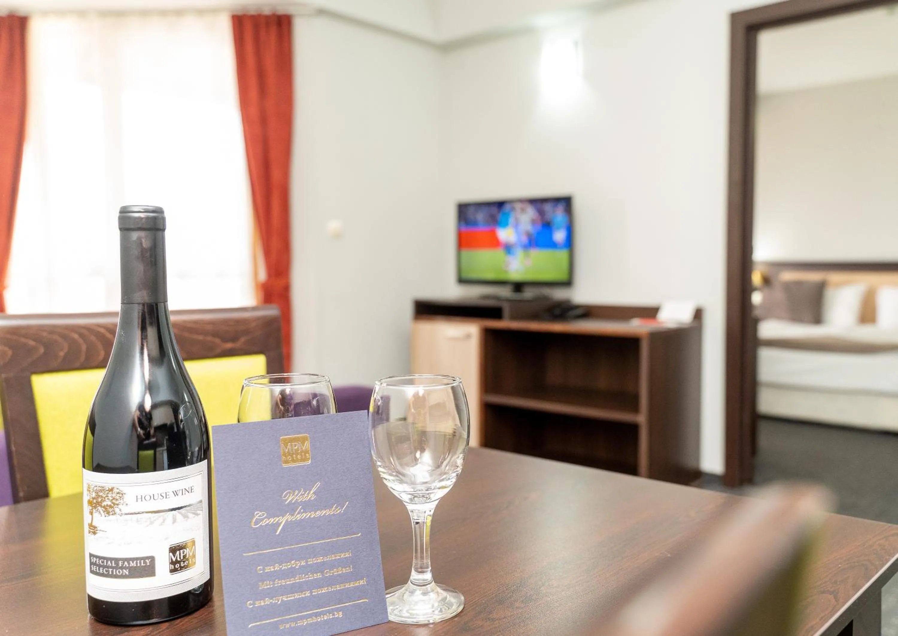 TV and multimedia in MPM Hotel Guinness