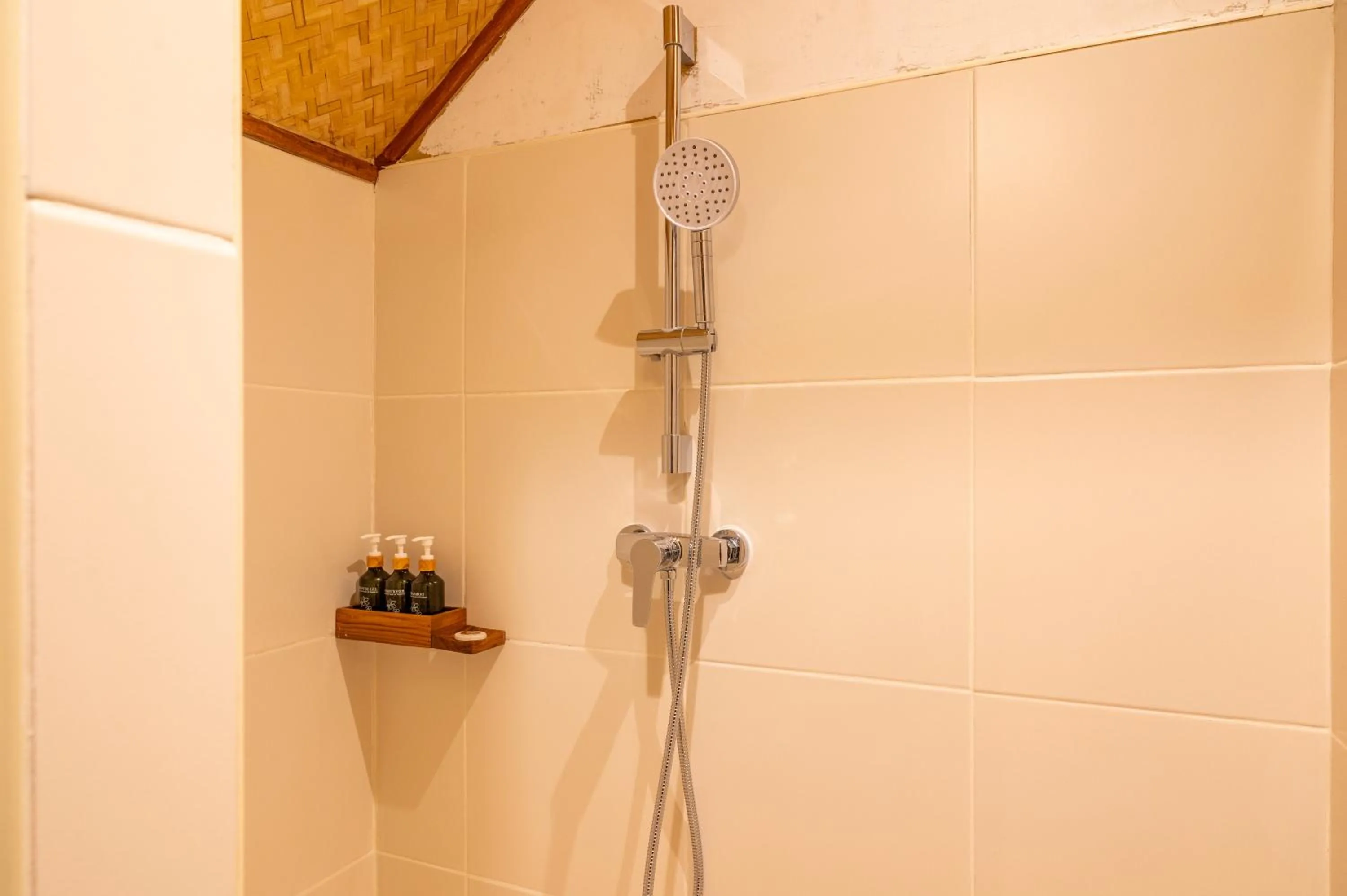 Shower in Pai Village Boutique Resort