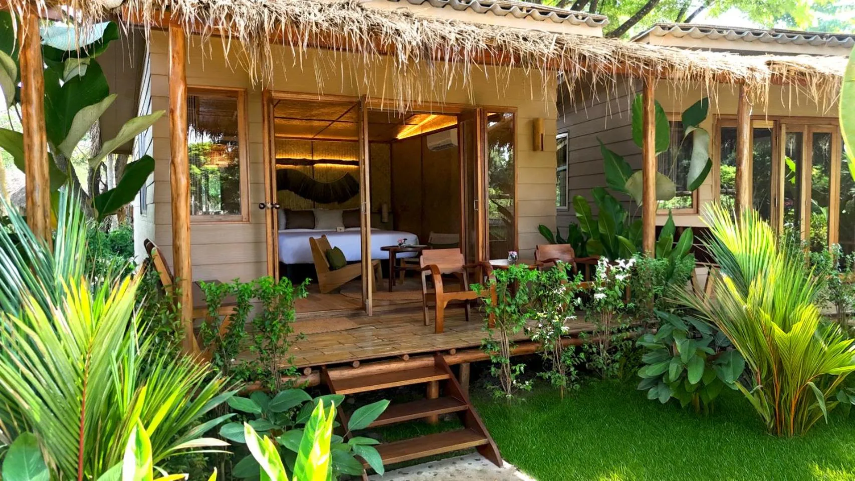 Riverfront Cottage  in Pai Village Boutique Resort