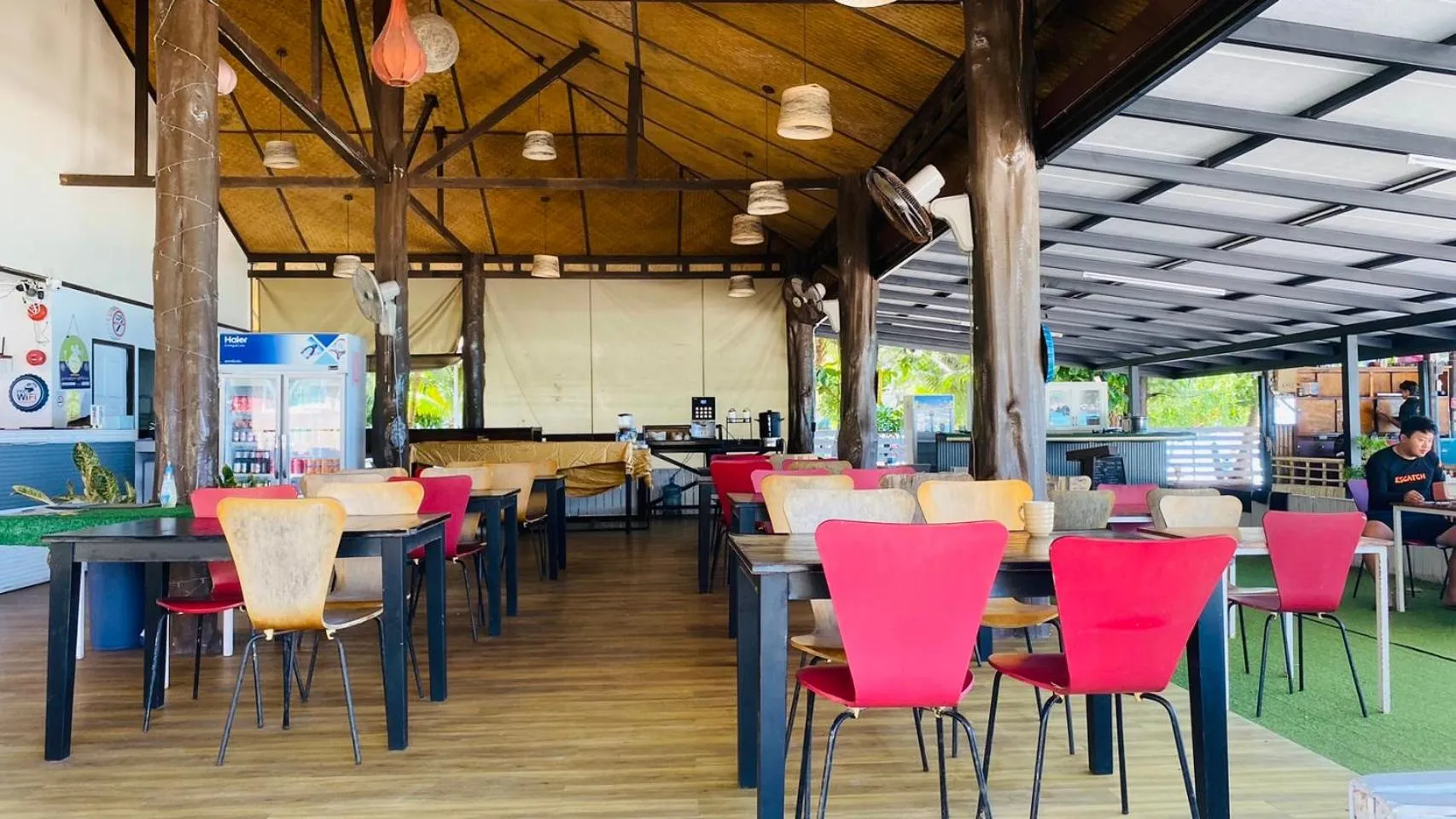 Restaurant/places to eat in Bella Vista Beach Resort Koh Lipe