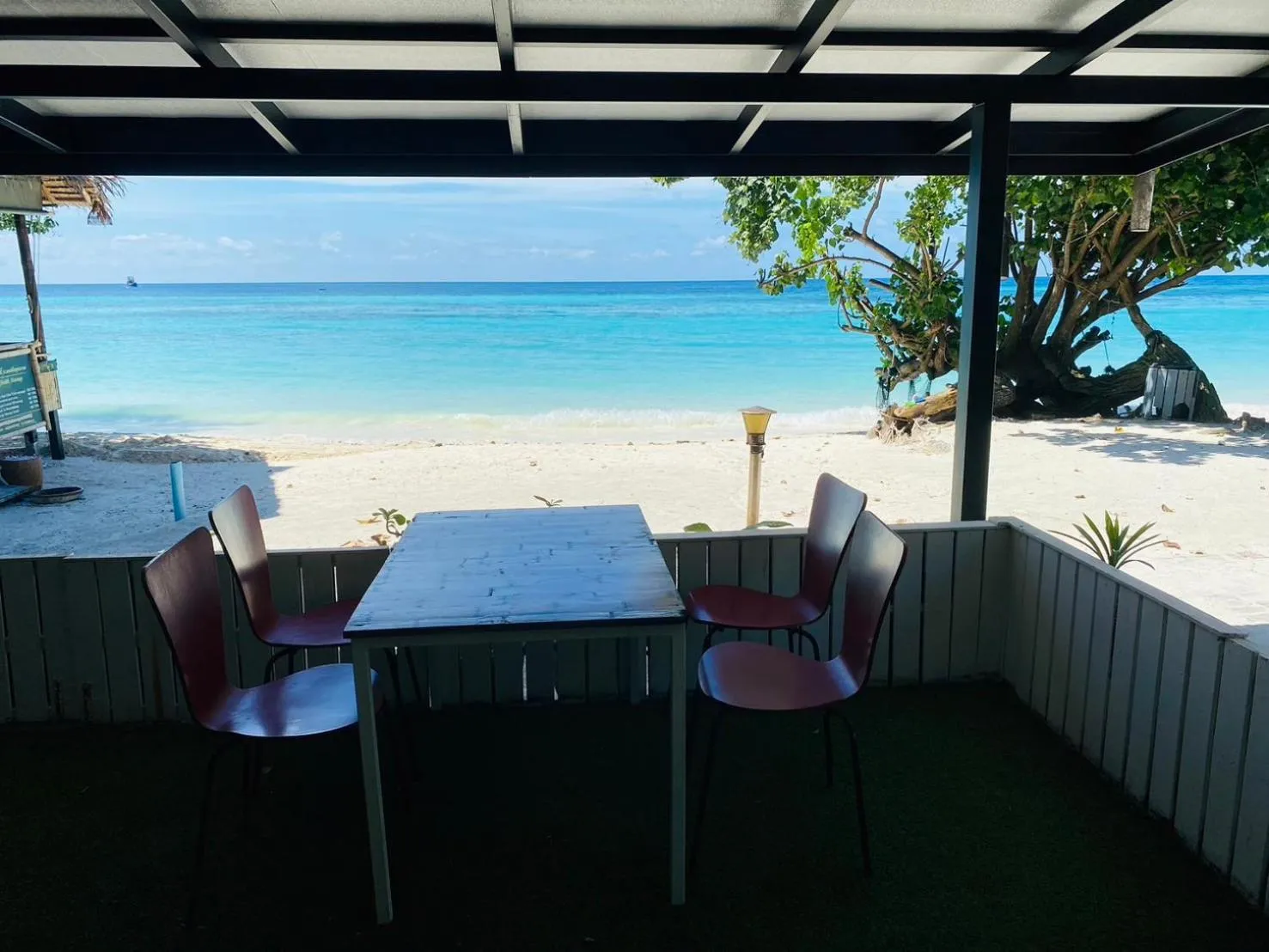 Restaurant/places to eat in Bella Vista Beach Resort Koh Lipe