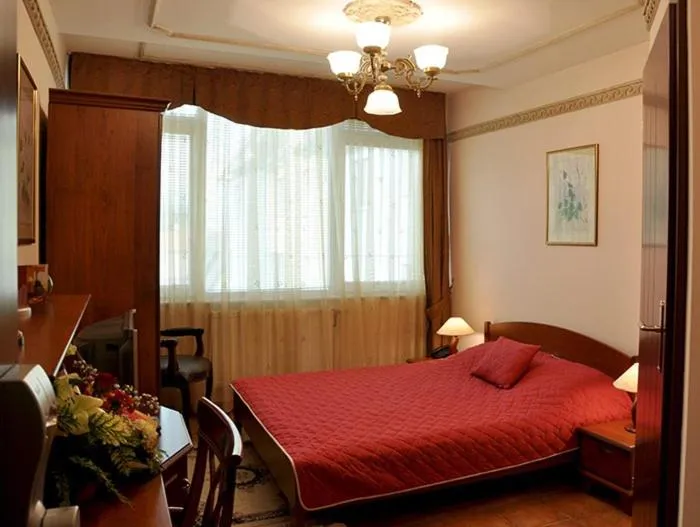 TV and multimedia, Bed in Hotel Tivoli