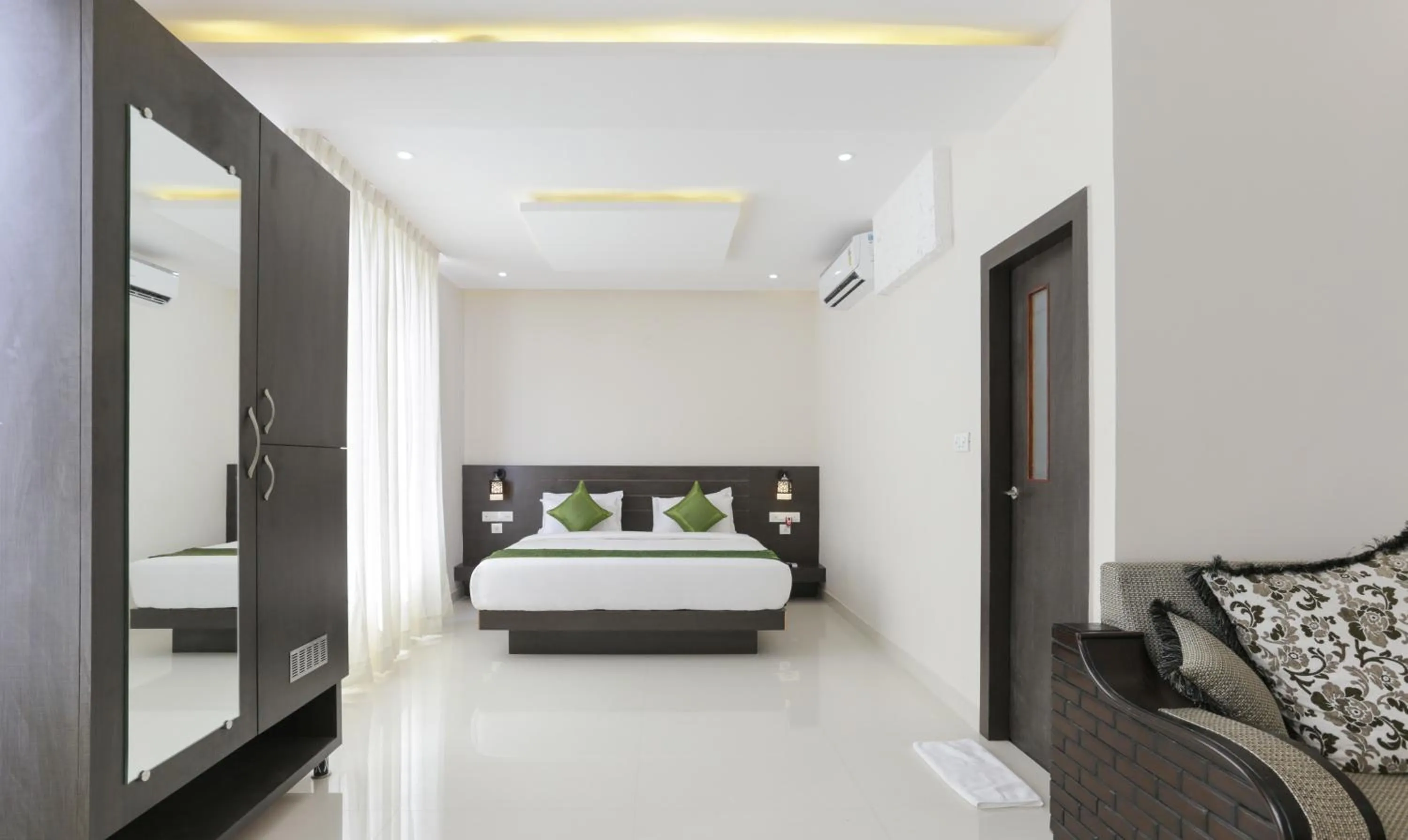 Bedroom, Bed in Treebo Sunrise IG Road