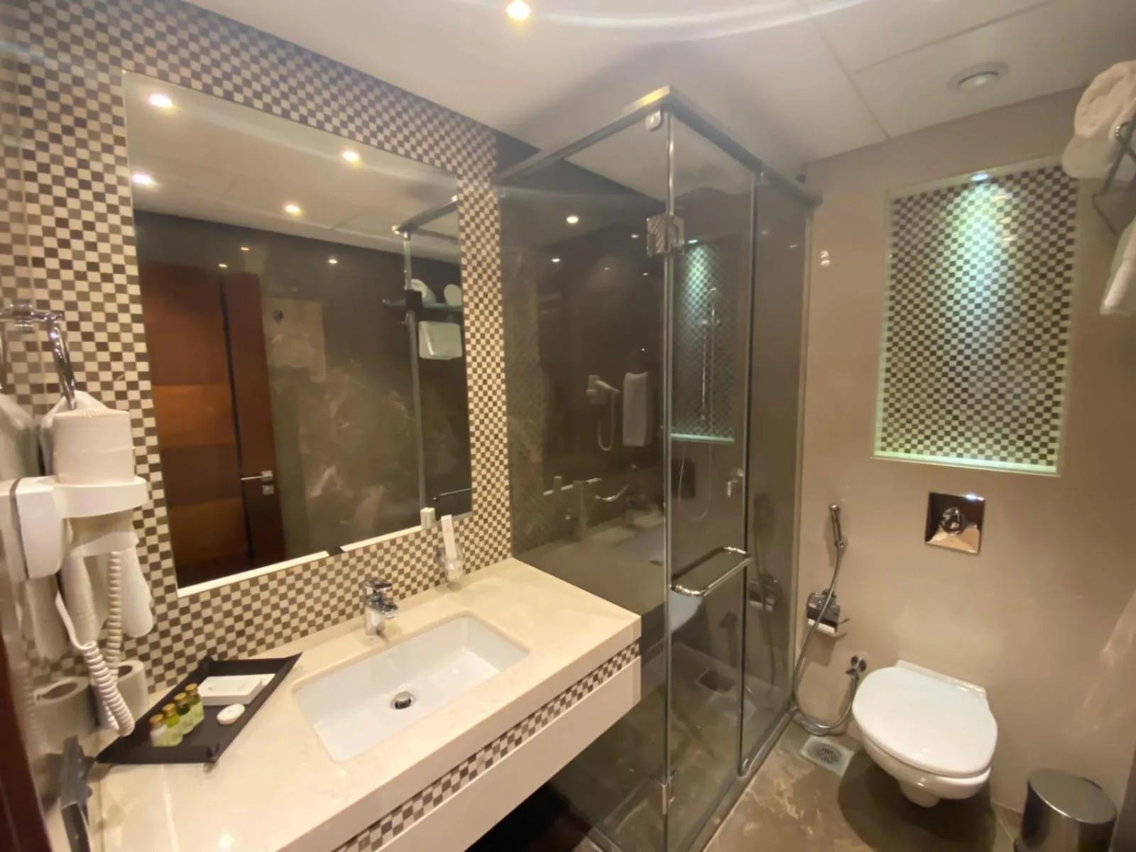 Toilet in Lancaster Suites Raouche