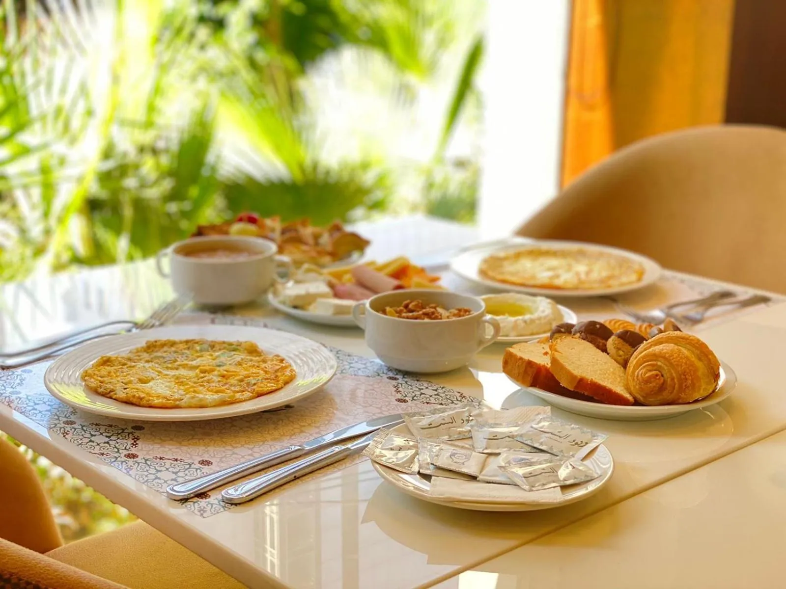 Breakfast in Lancaster Suites Raouche