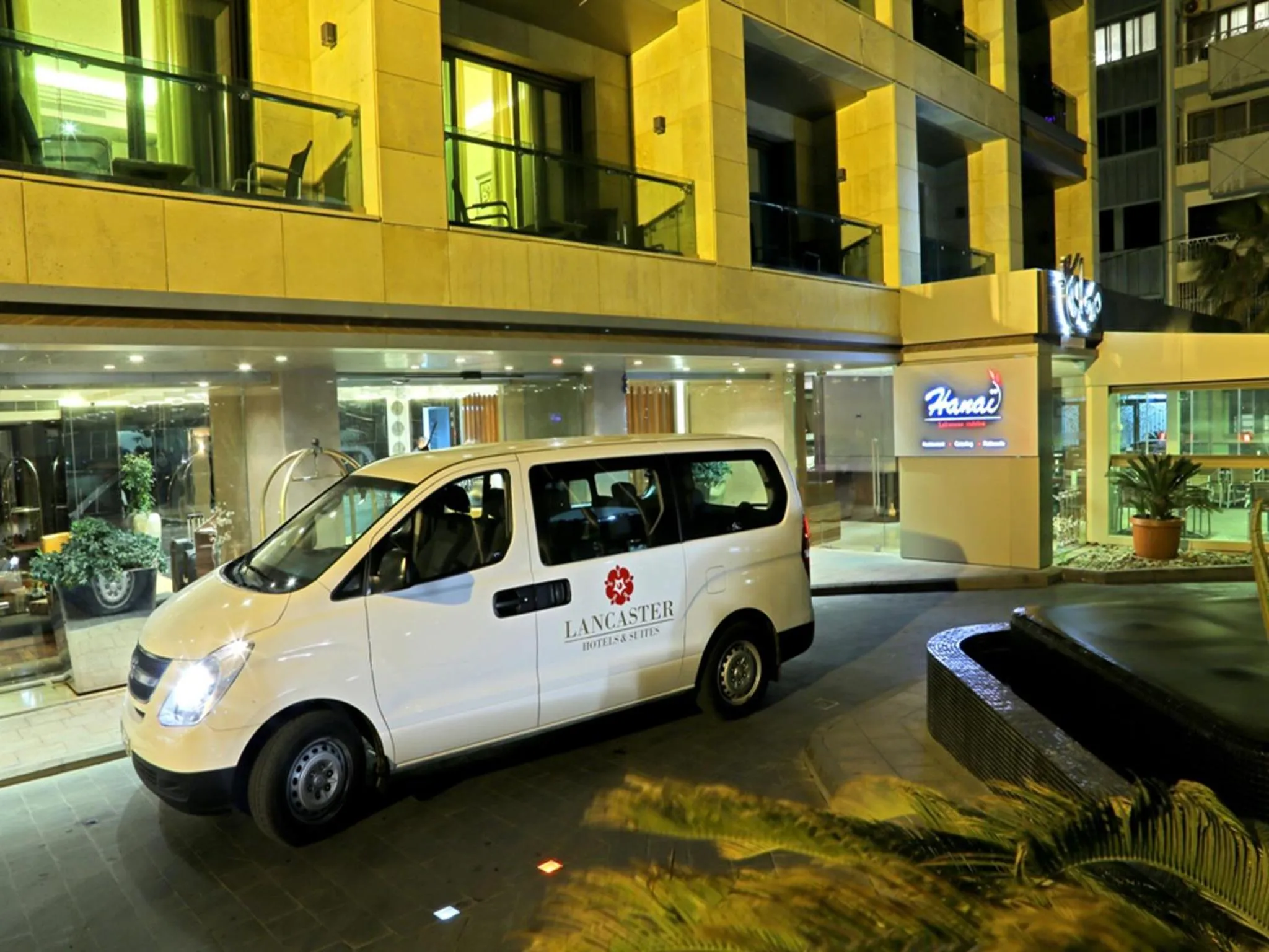 Facade/entrance in Lancaster Suites Raouche