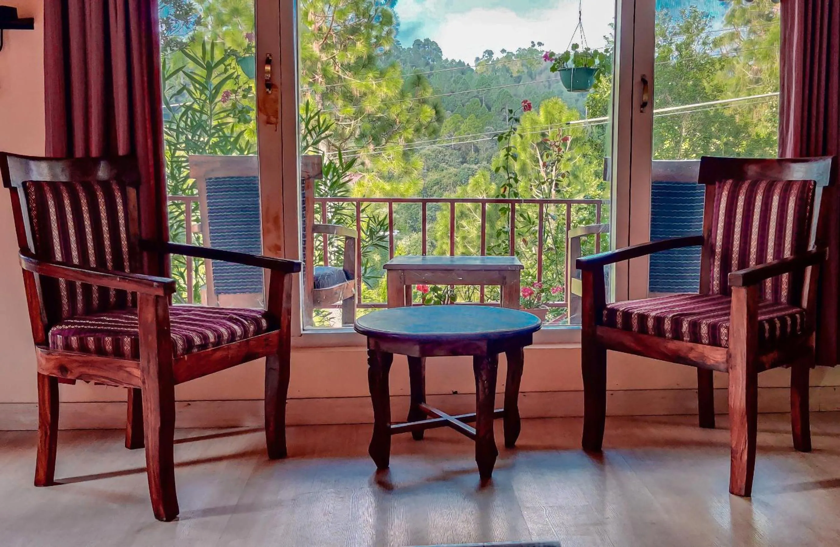 Seating area in Majkhali Woods, Ranikhet, By Himalayan Eco Lodges