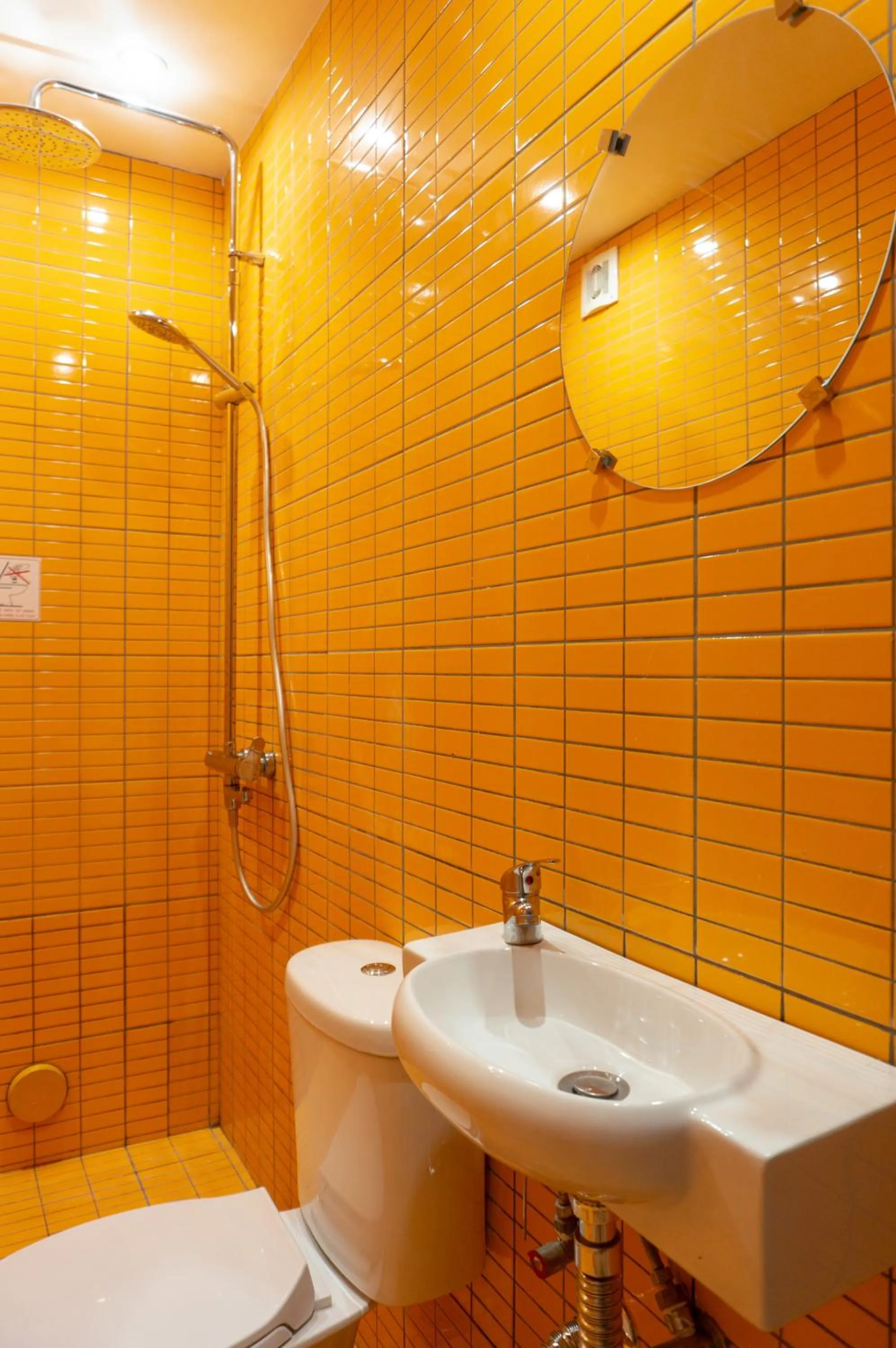 Shower in Dioskouros Hostel