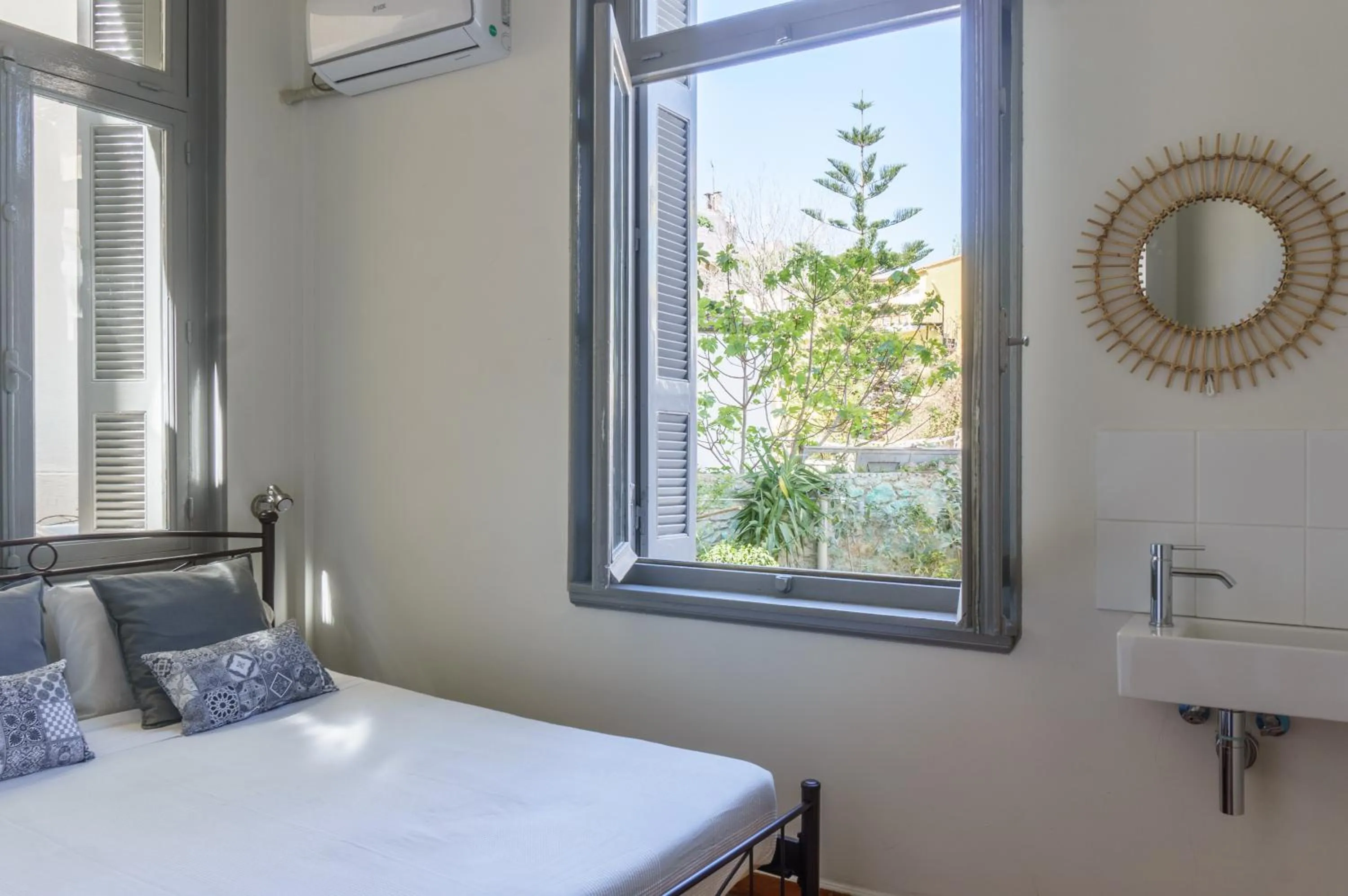 Bed in Dioskouros Hostel