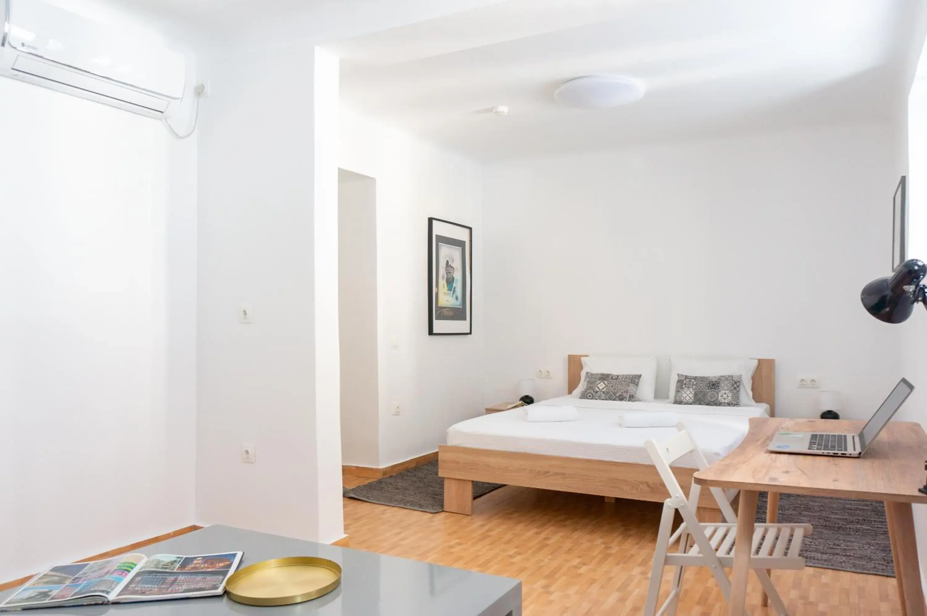 Triple Room with Bathroom in Dioskouros Hostel Triple Room with Bathroom in Dioskouros Hostel