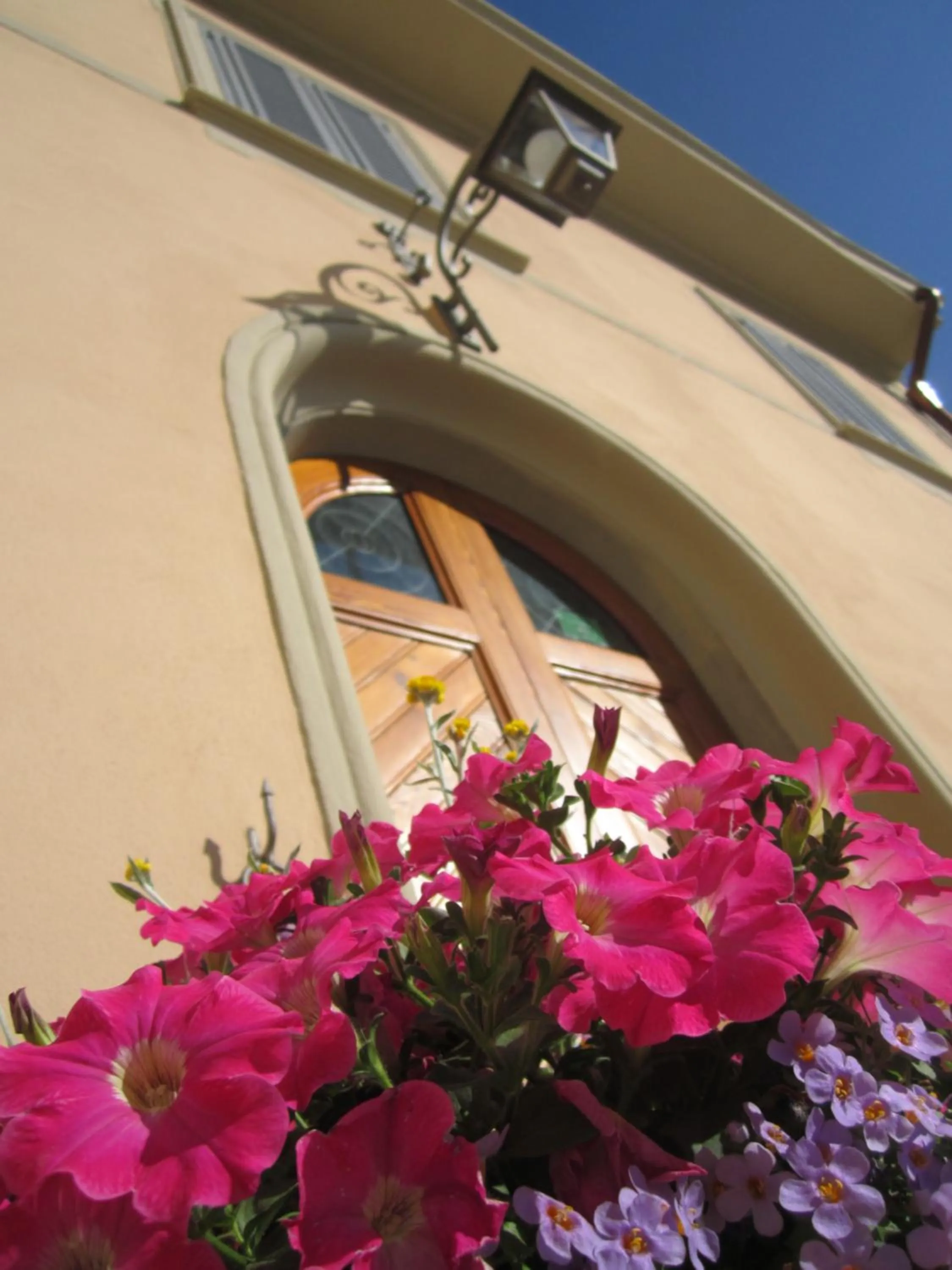 Facade/entrance in B&B "La Pieve" - Locanda per Viandanti