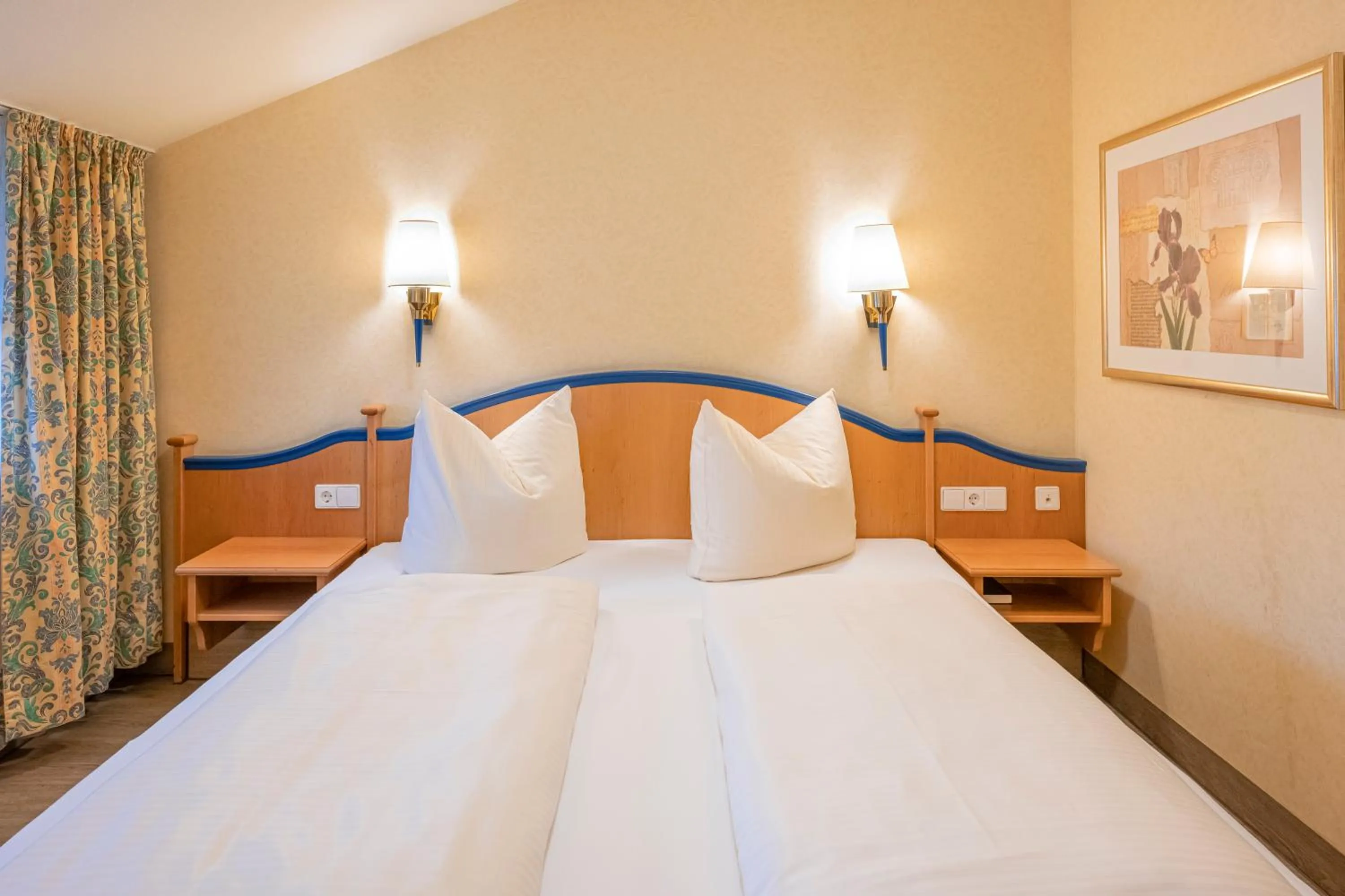 Bed in Hotel Neuwirt