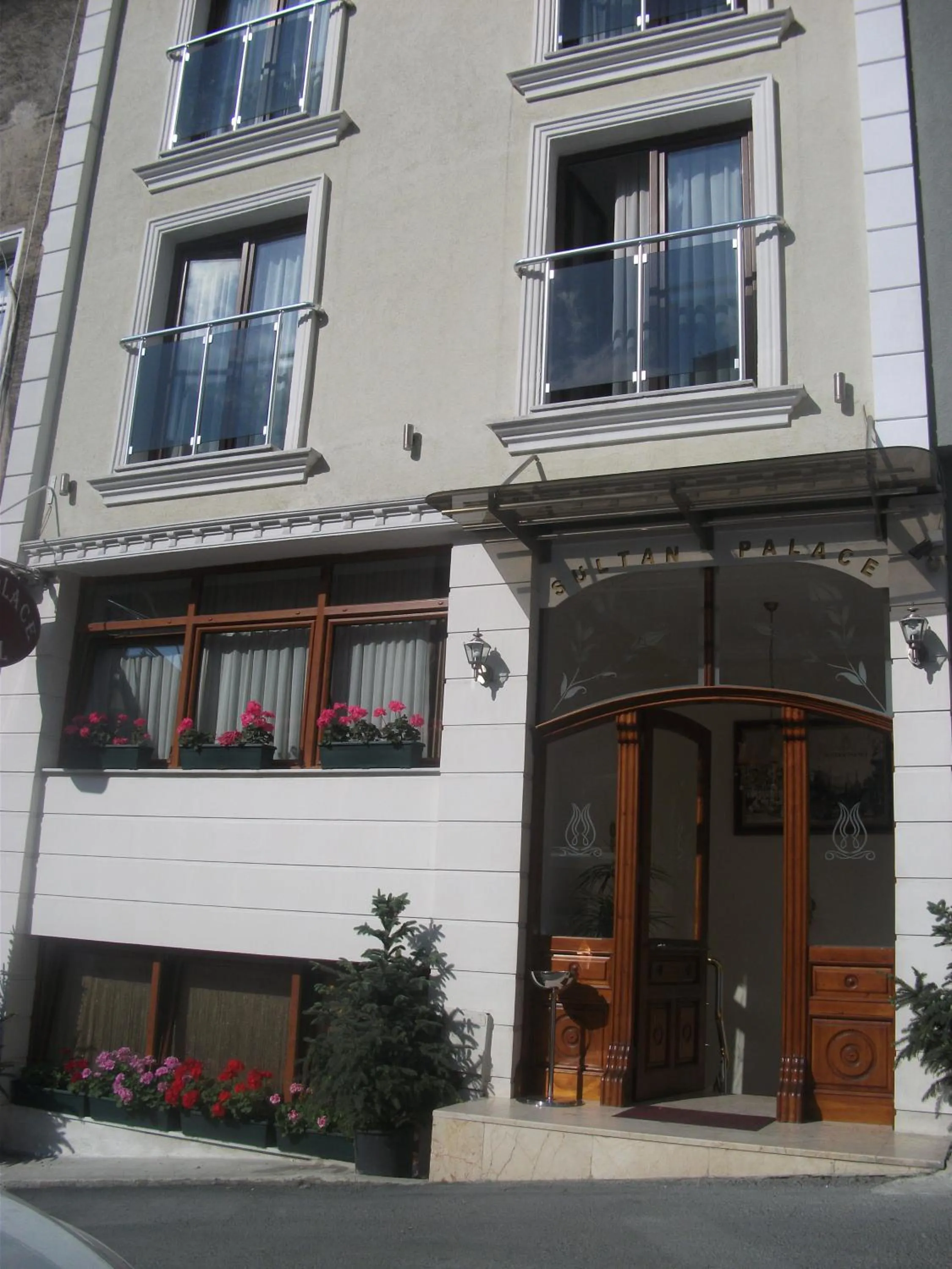Facade/entrance in Sultan Palace Hotel