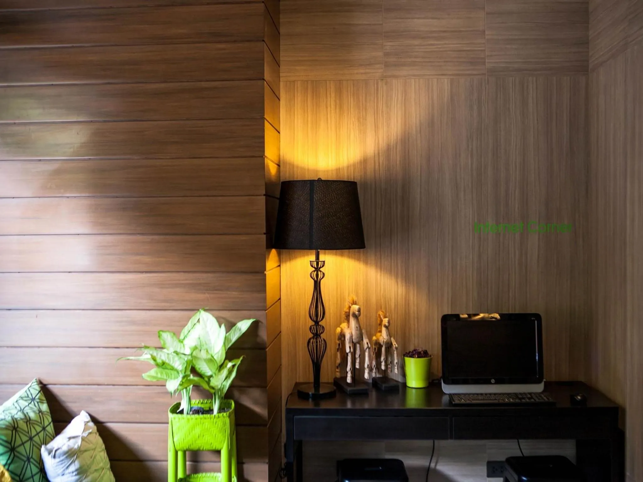 Restaurant/places to eat in Ploen Chaweng by Tolani