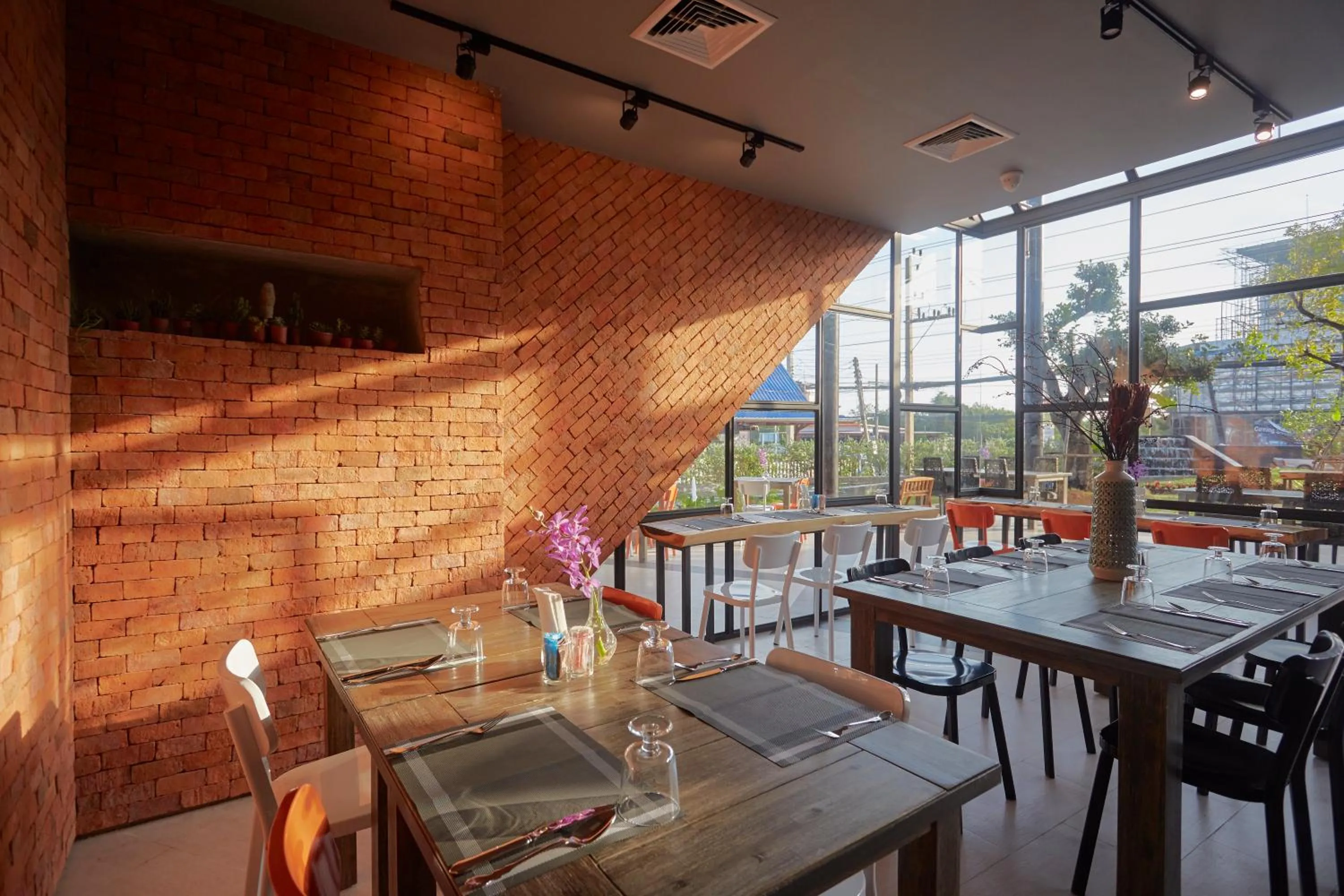 Restaurant/places to eat in Whale Hua Hin - SHA Plus