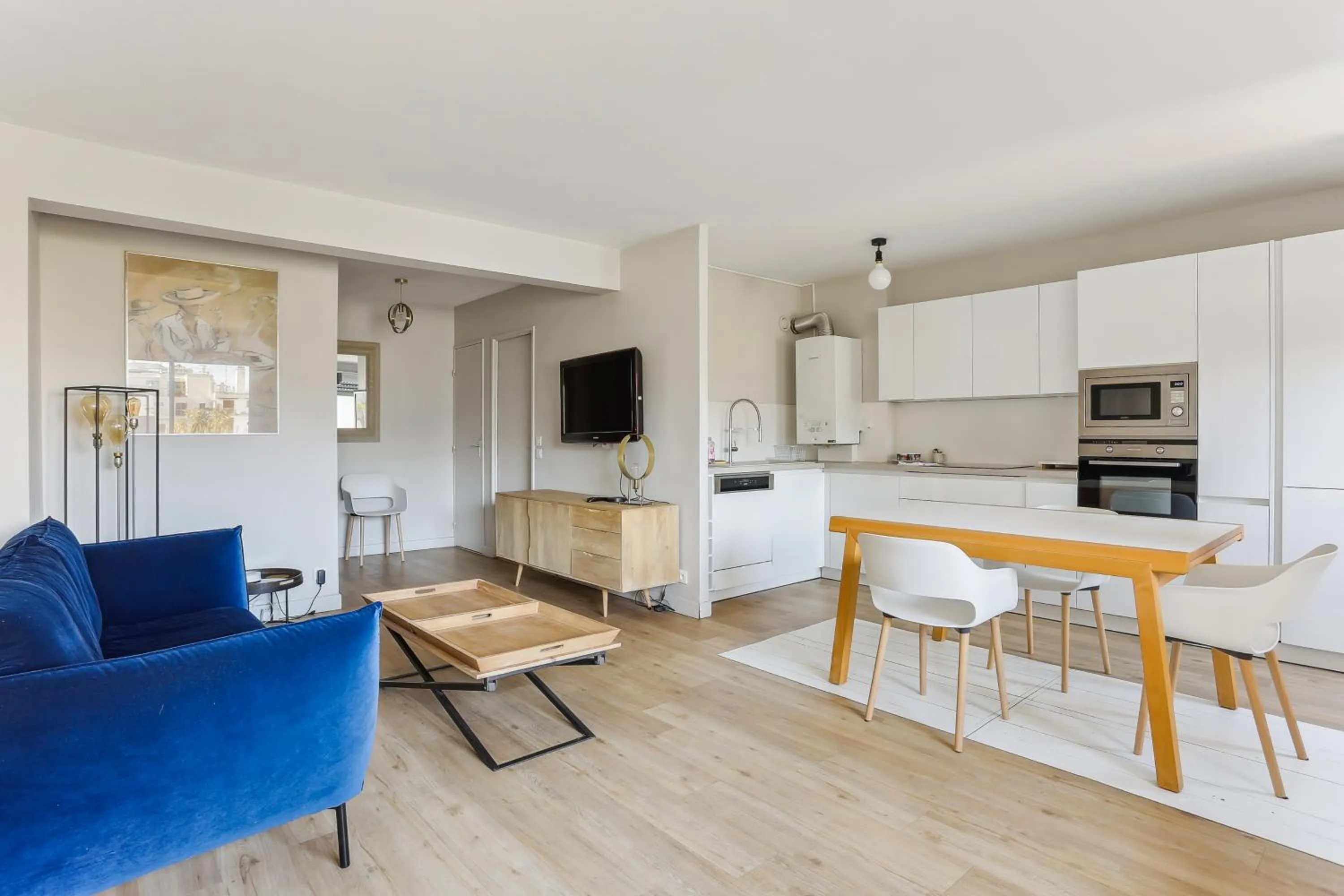 TV and multimedia in Résidence AURMAT - Appart - Hôtel - Boulogne - Paris