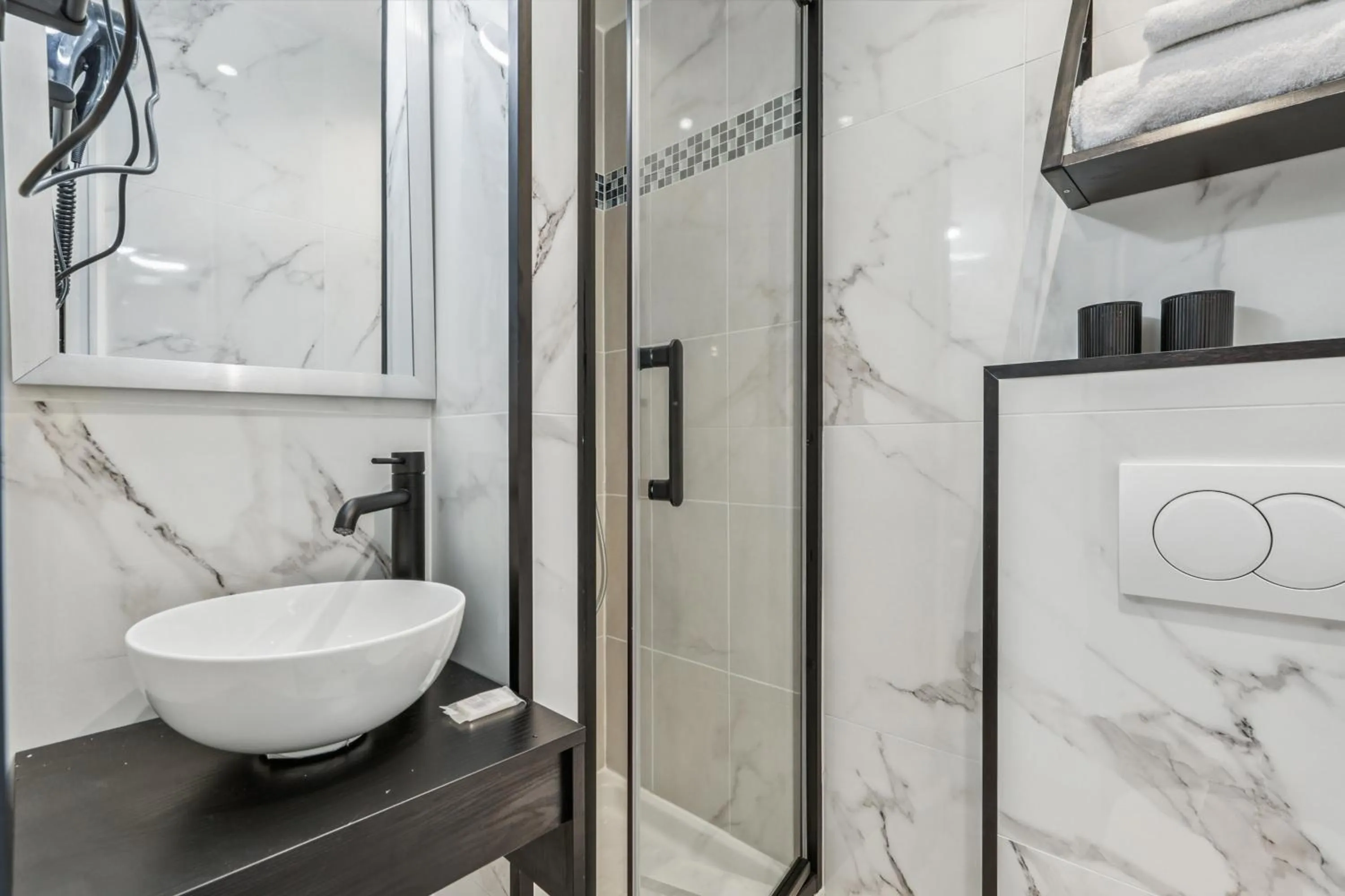 Bathroom in Résidence AURMAT - Appart - Hôtel - Boulogne - Paris