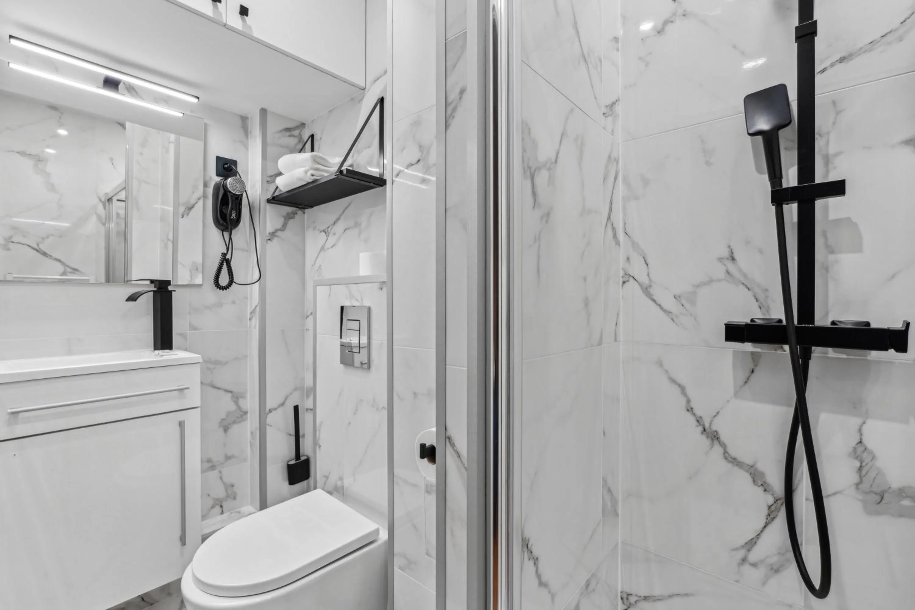 Bathroom in Résidence AURMAT - Appart - Hôtel - Boulogne - Paris