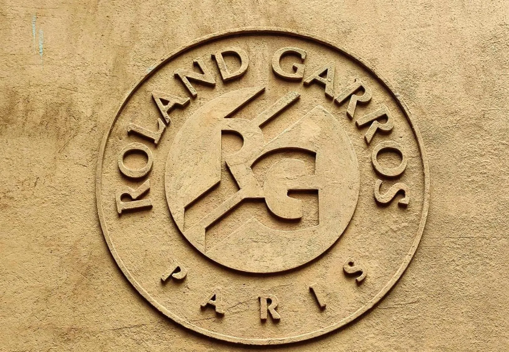 Tennis court in Résidence AURMAT - Appart - Hôtel - Boulogne - Paris