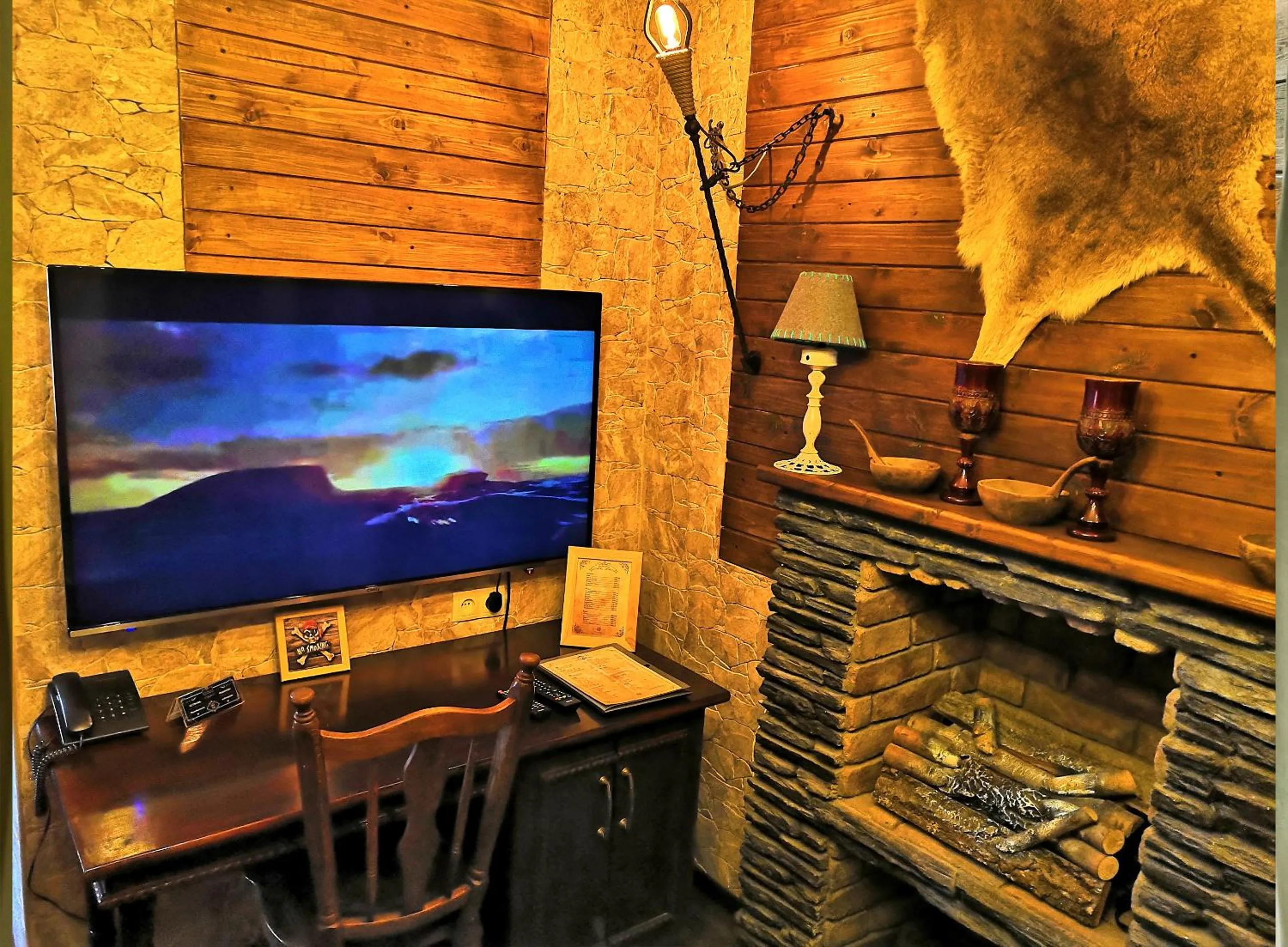 TV and multimedia in Piano Borracho Boutique Hotel Old Tbilisi