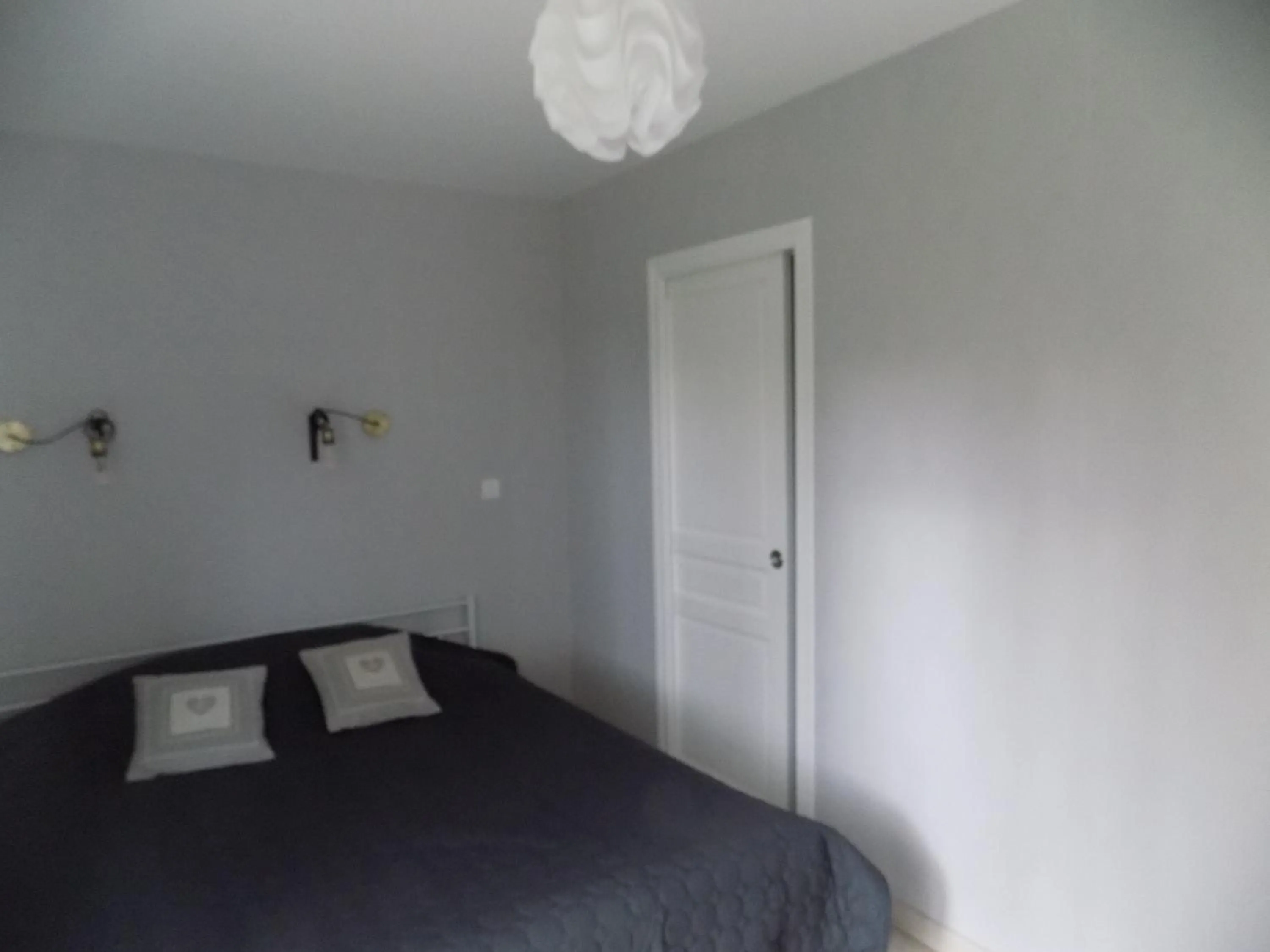 Bedroom, Bed in Chambres d'hôtes à Raveau