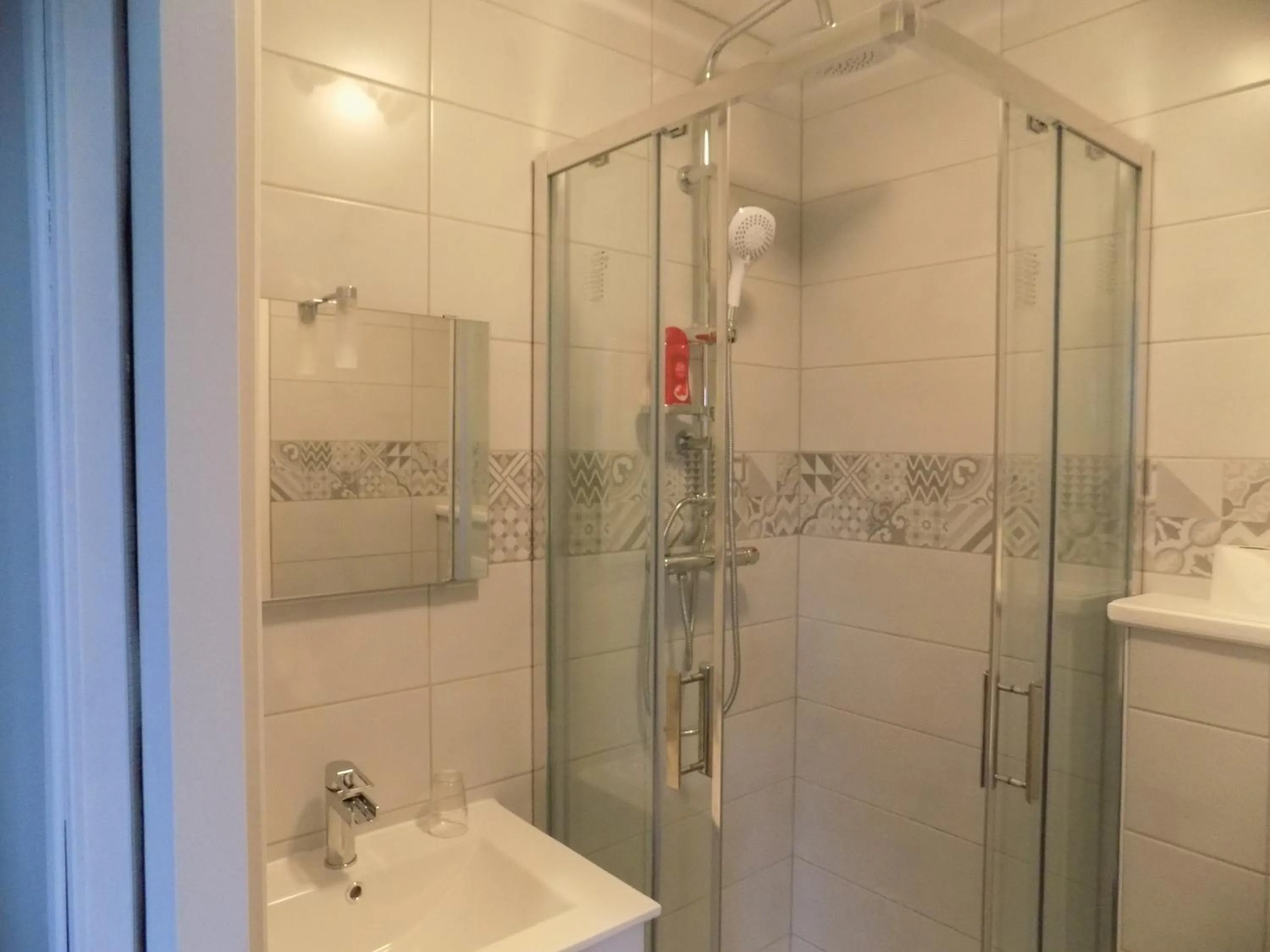 Shower in Chambres d'hôtes à Raveau