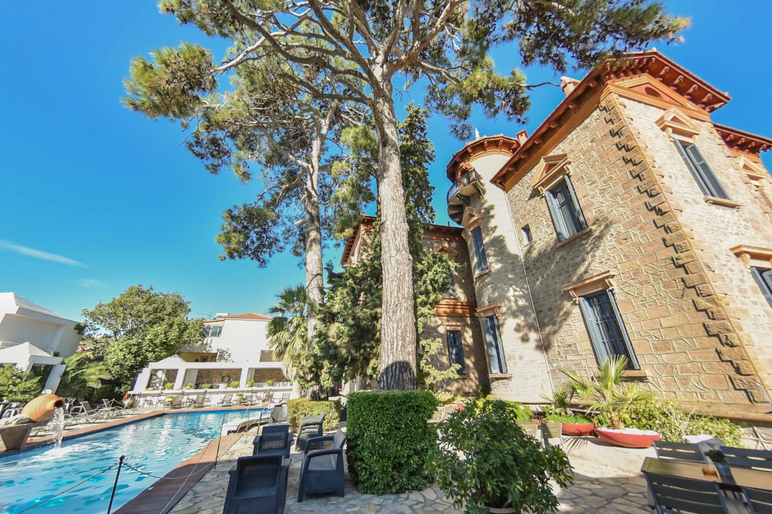 Property building in Loriet Hotel