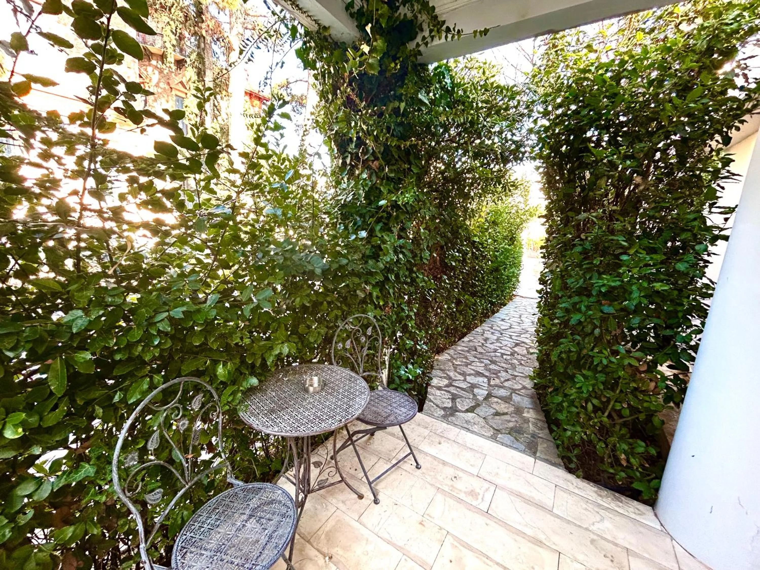 Patio in Loriet Hotel