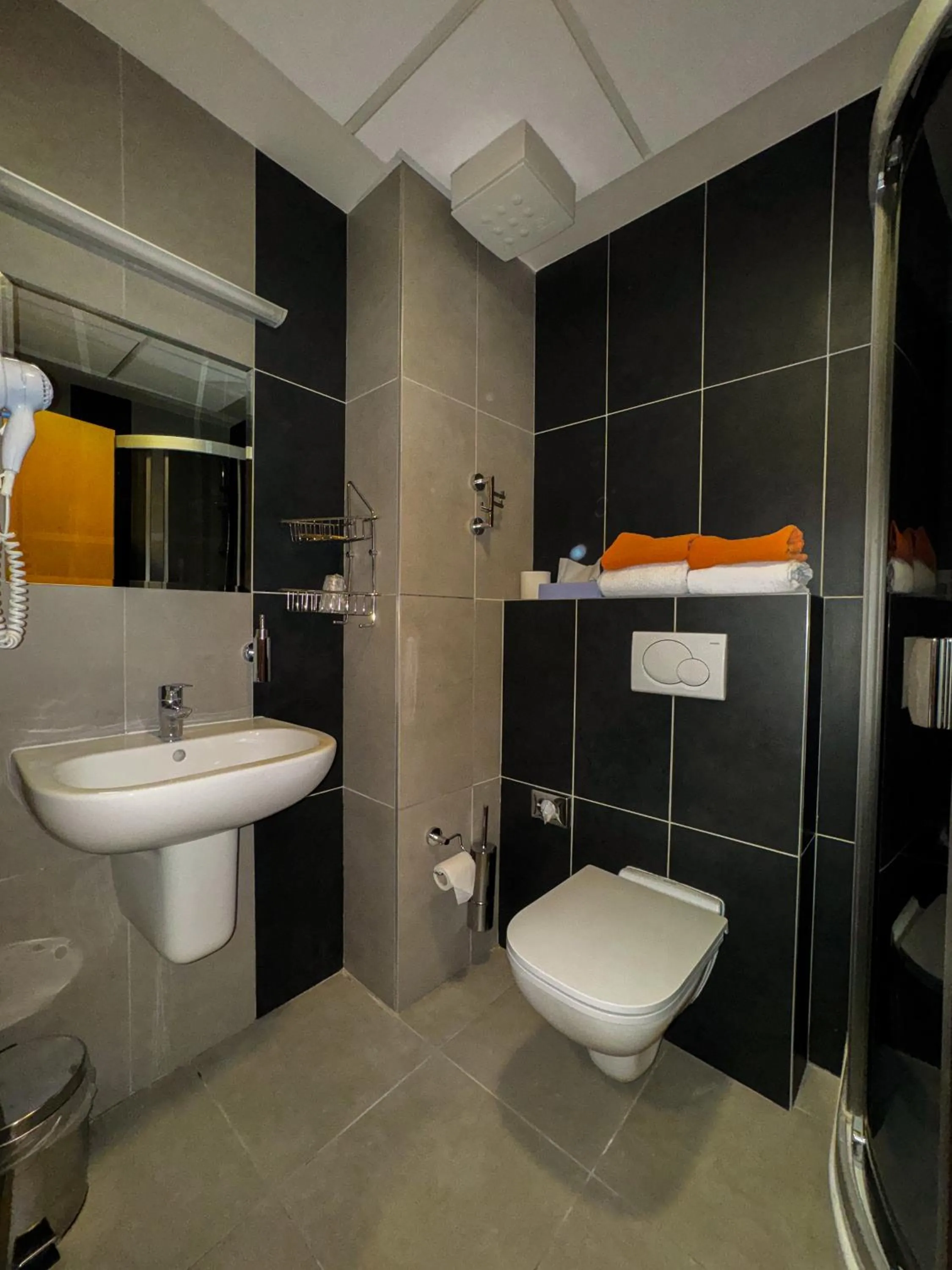 Toilet in Hotel SOREA REGIA