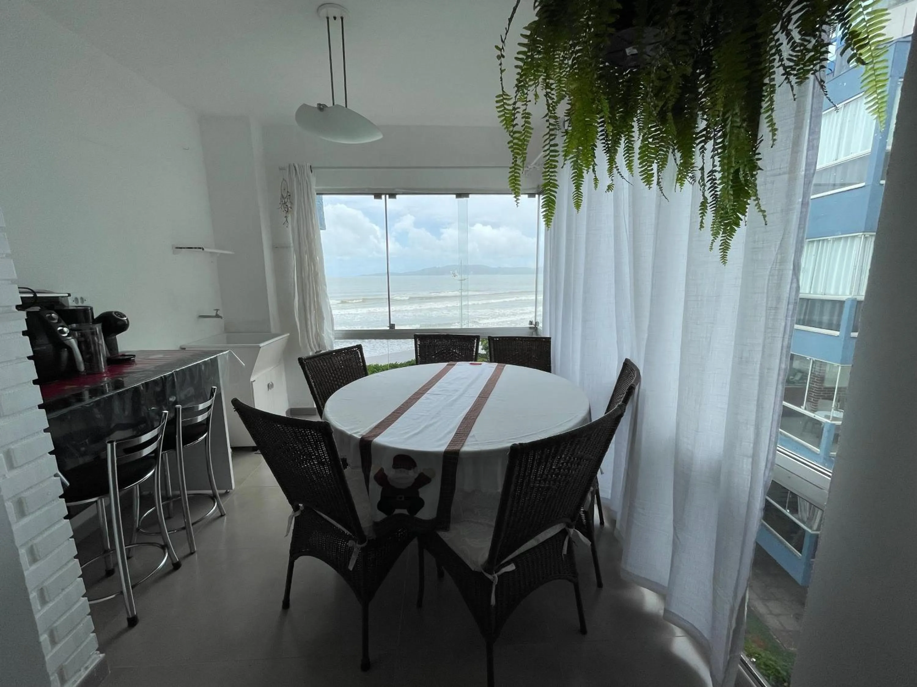 Itapema-Meia Praia- 3 quartos - Frente Mar!