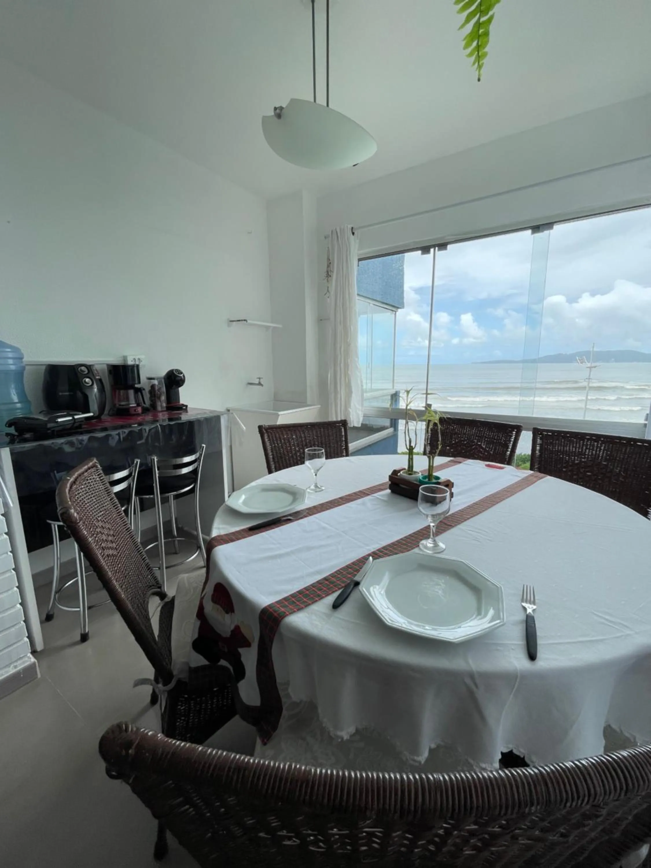 Itapema-Meia Praia- 3 quartos - Frente Mar!