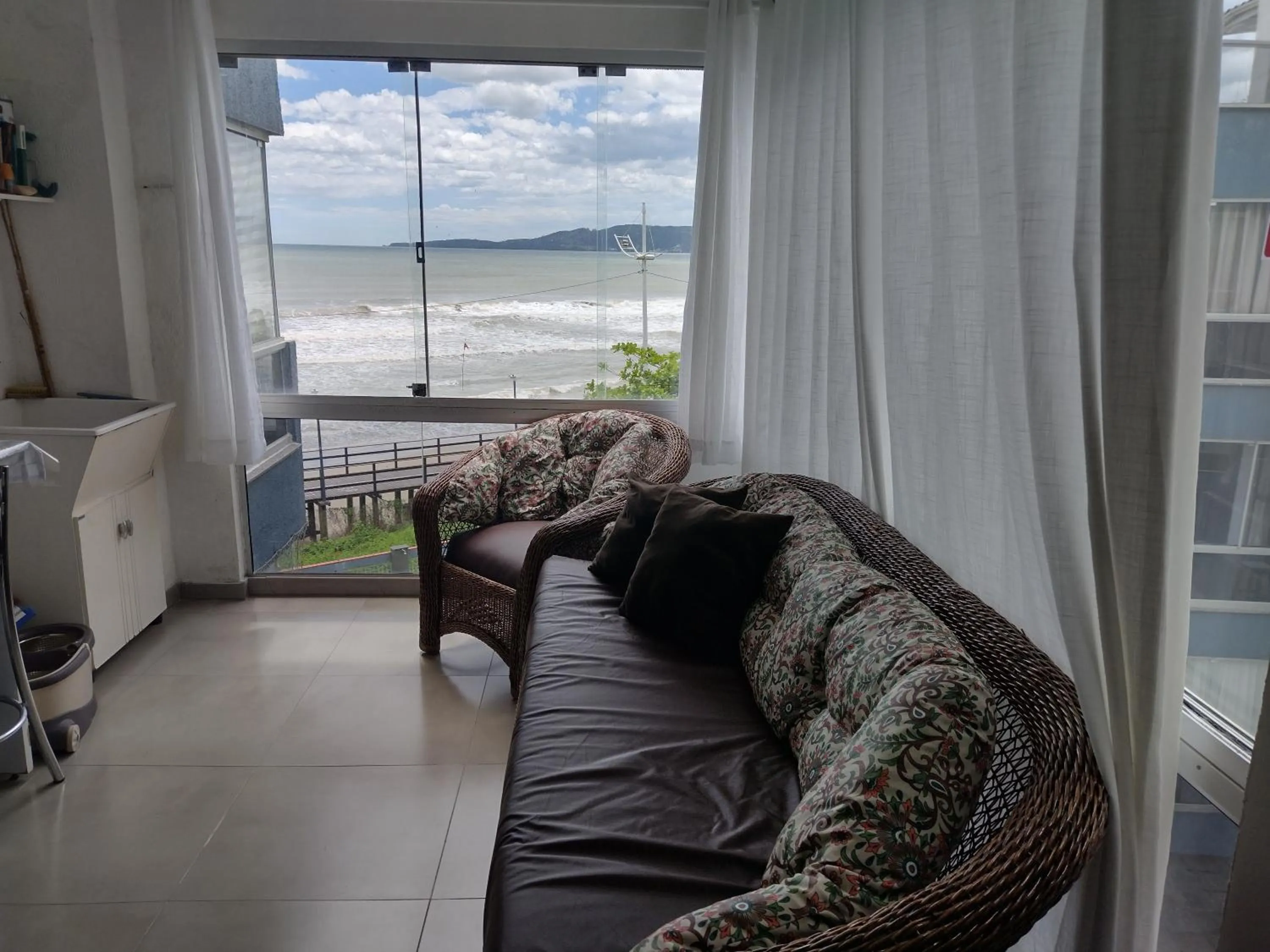 Natural landscape in Itapema-Meia Praia- 3 quartos - Frente Mar!