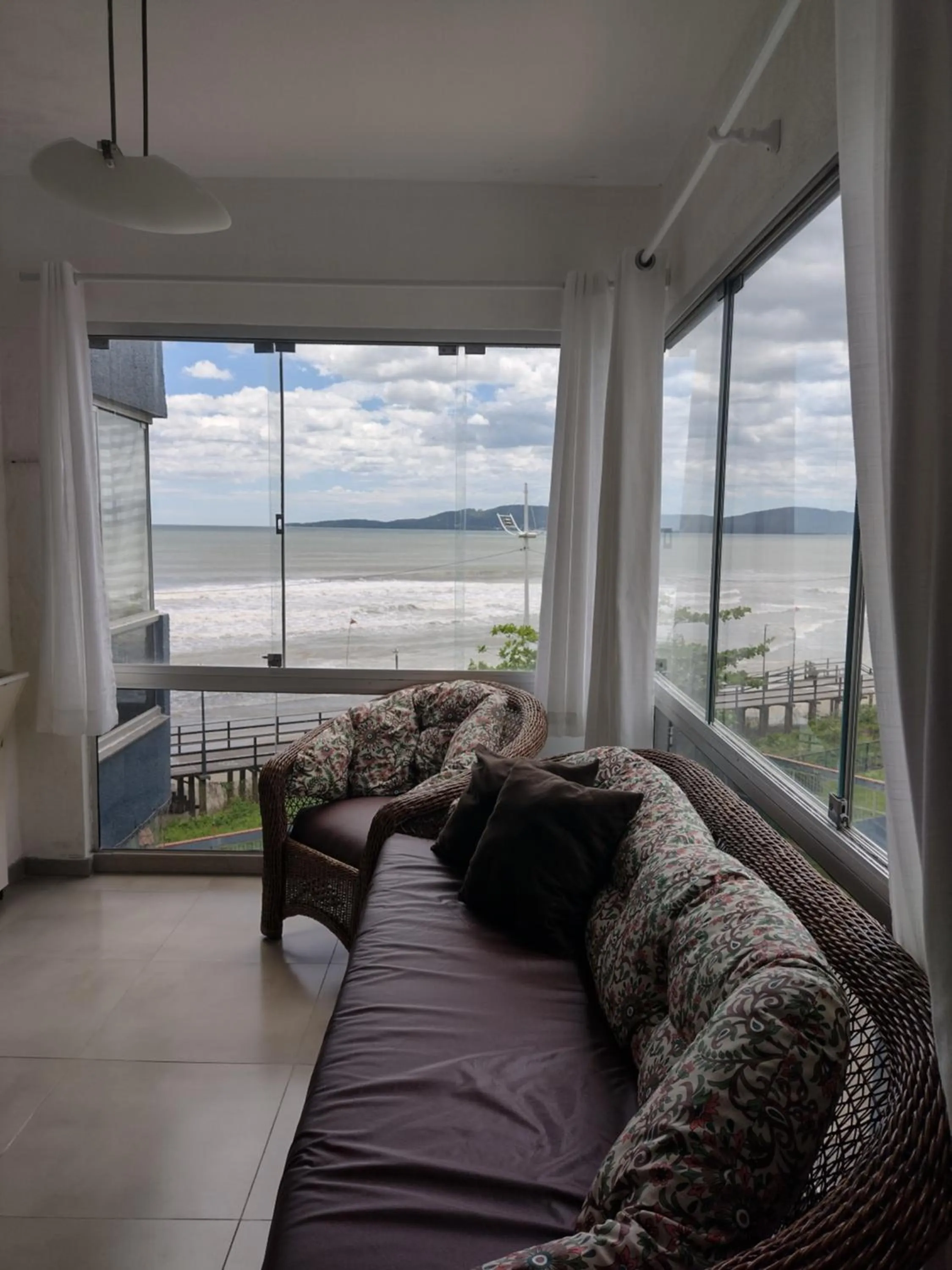 Balcony/Terrace in Itapema-Meia Praia- 3 quartos - Frente Mar!