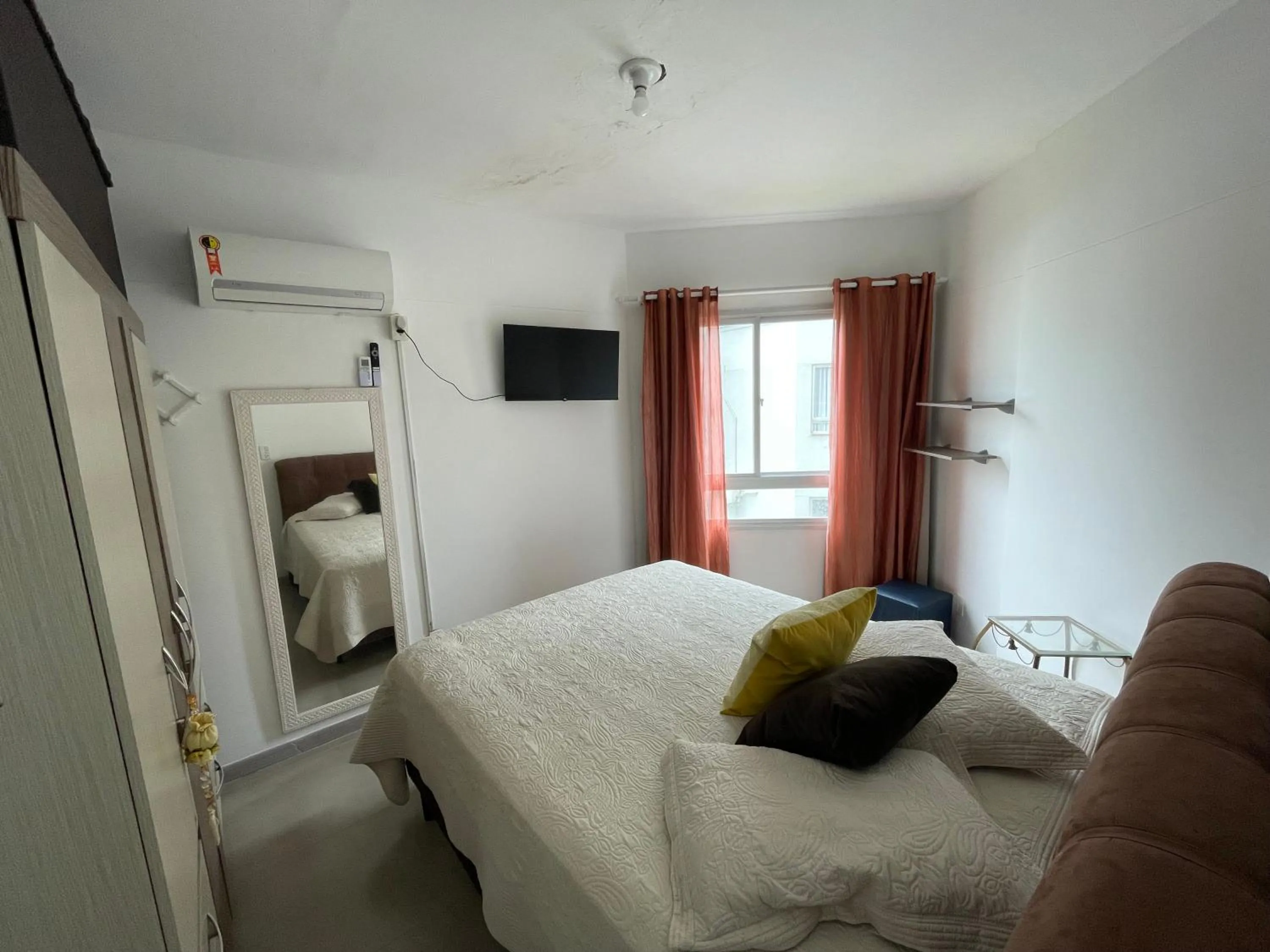 Bed in Itapema-Meia Praia- 3 quartos - Frente Mar!