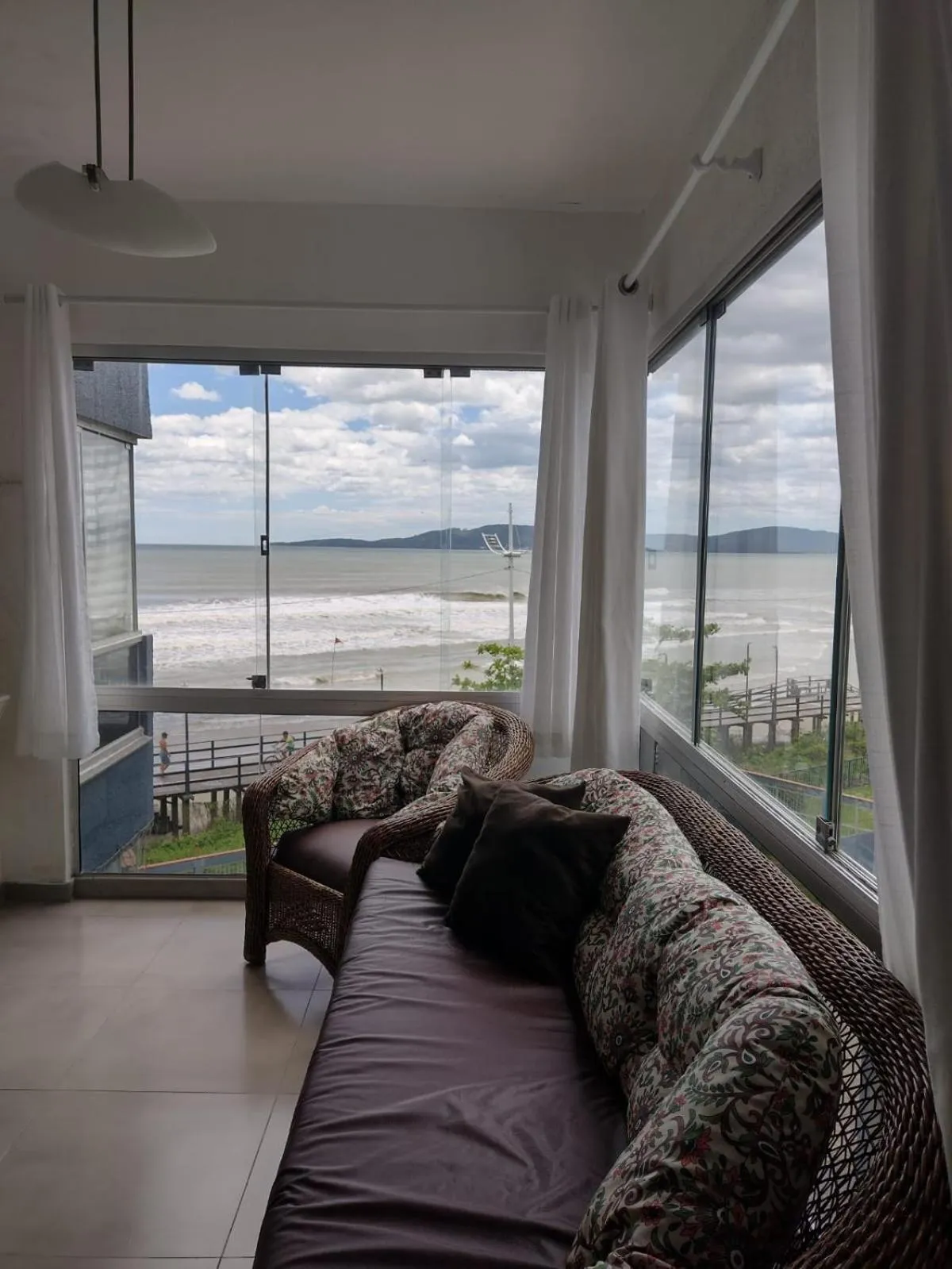 Sea view in Itapema-Meia Praia- 3 quartos - Frente Mar!