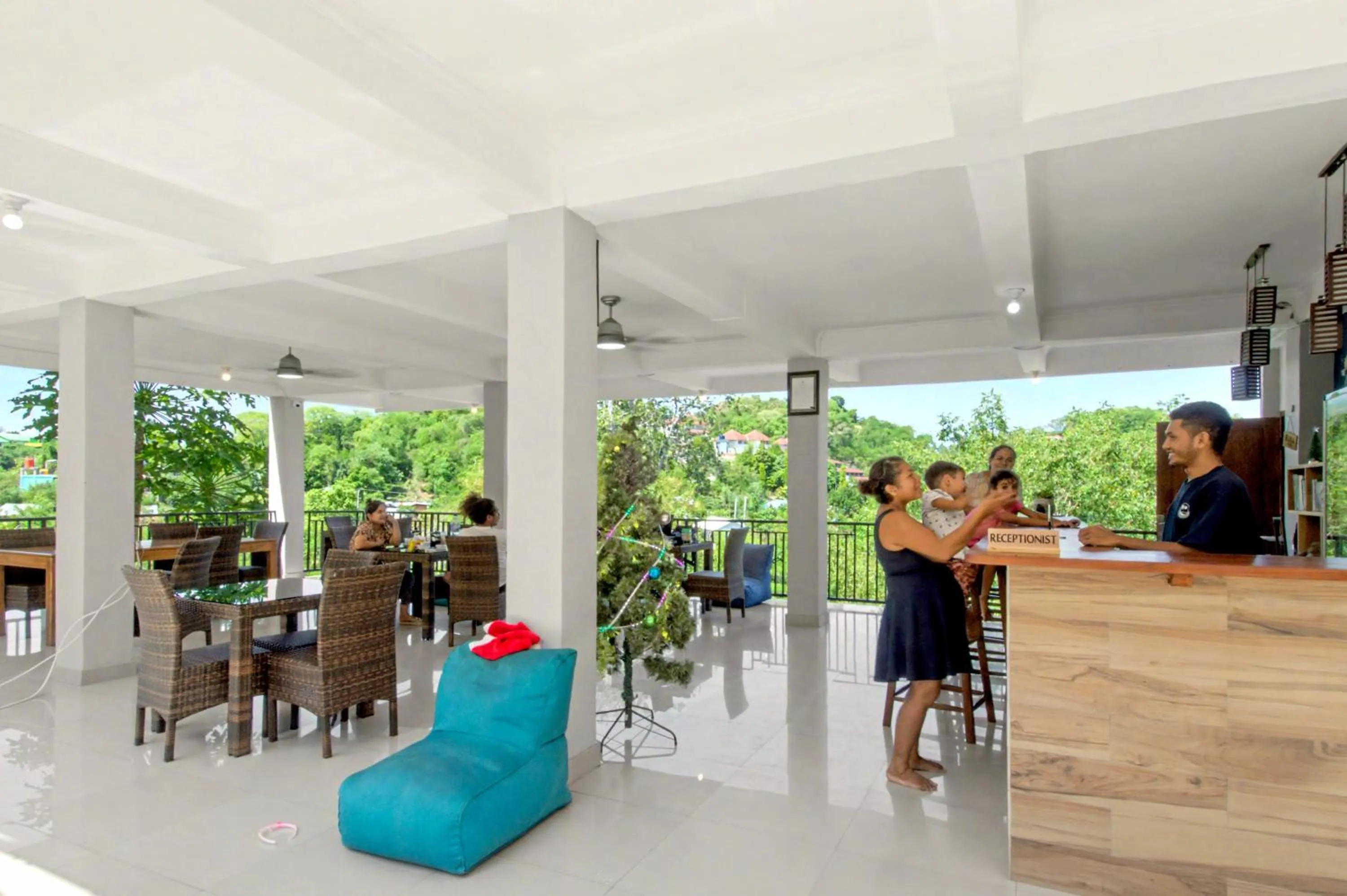 Restaurant/places to eat in Hotel Bonne Nuit