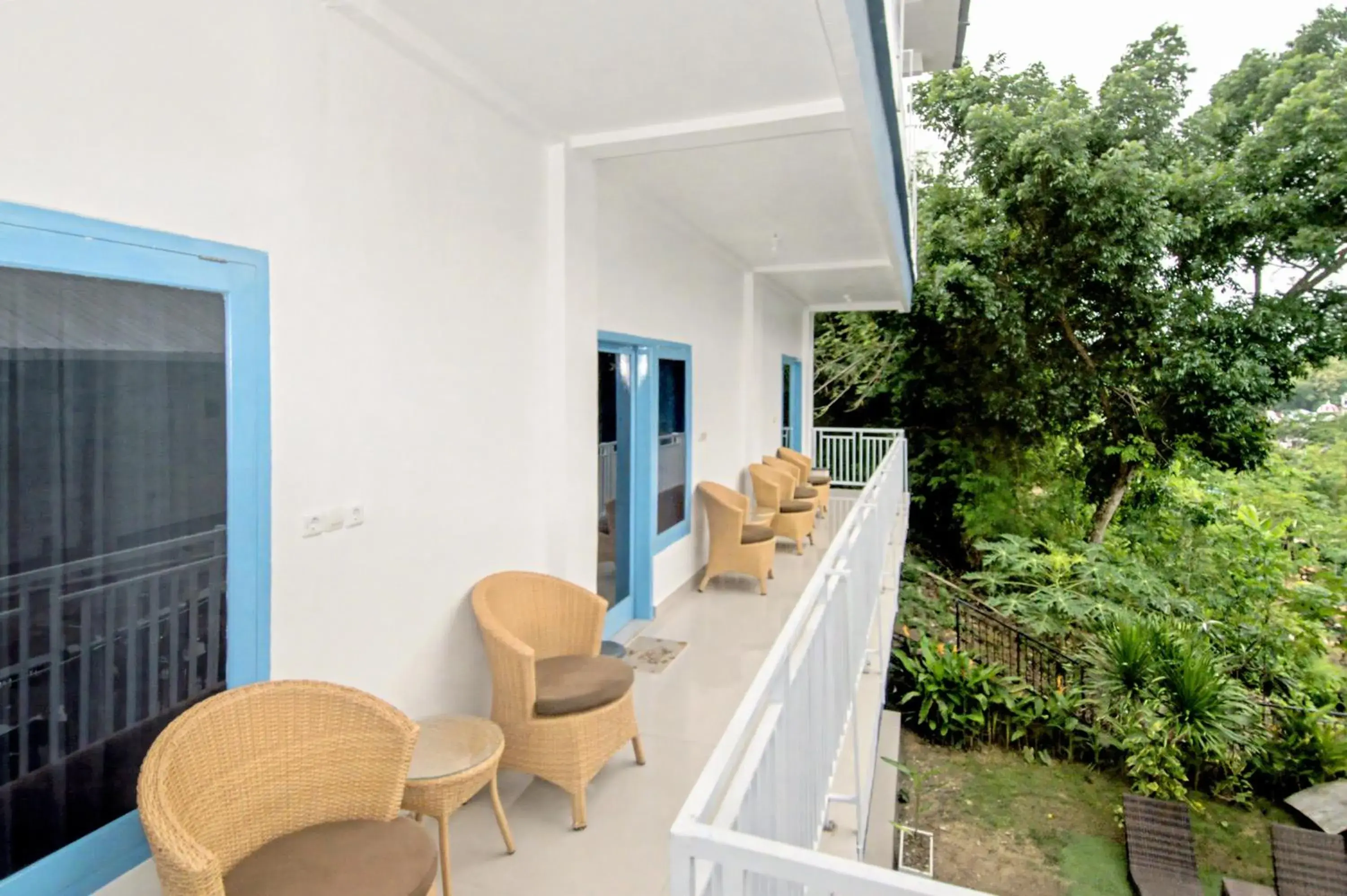 Twin Room with Balcony - single occupancy in Hotel Bonne Nuit Twin Room with Balcony - single occupancy in Hotel Bonne Nuit