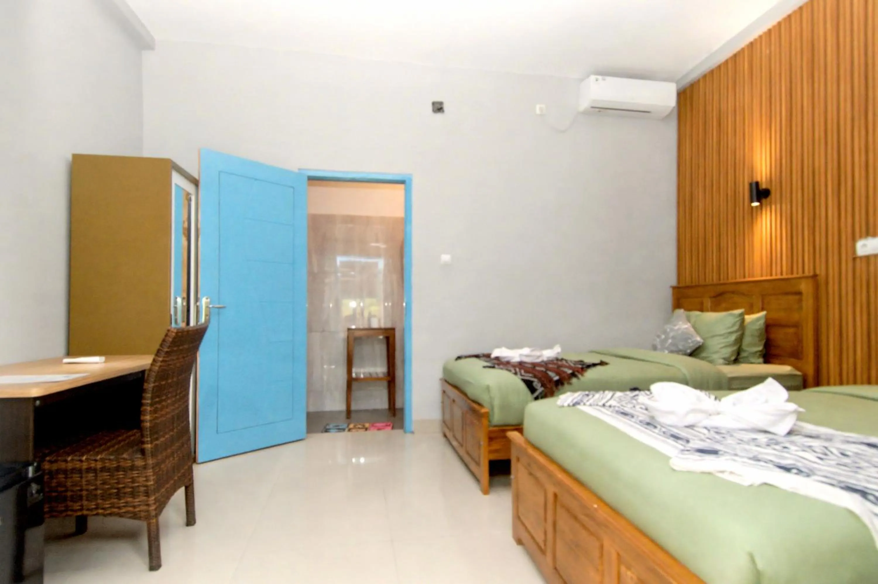 Bedroom, Bed in Hotel Bonne Nuit