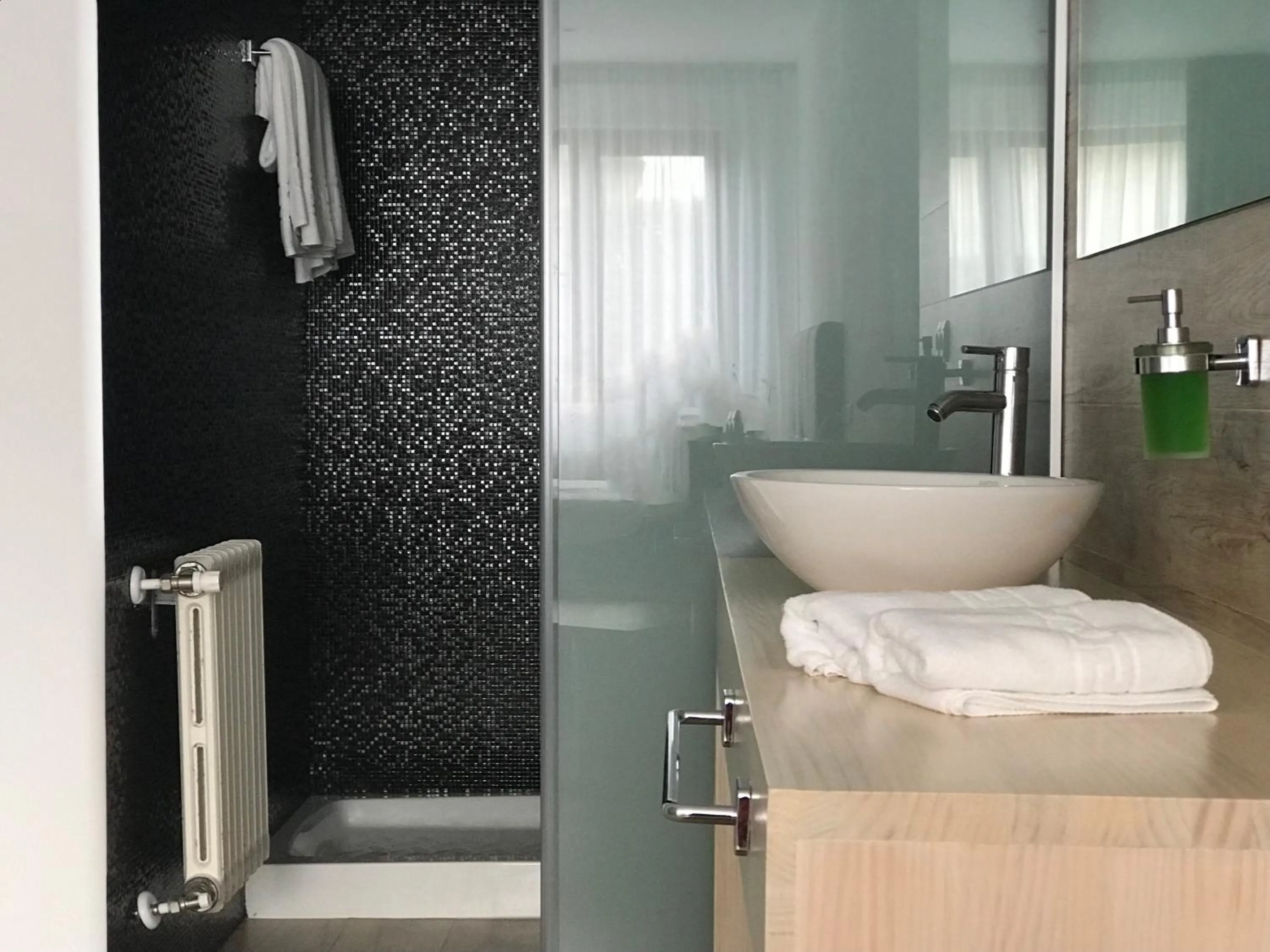 Bathroom in Hotel Montañés