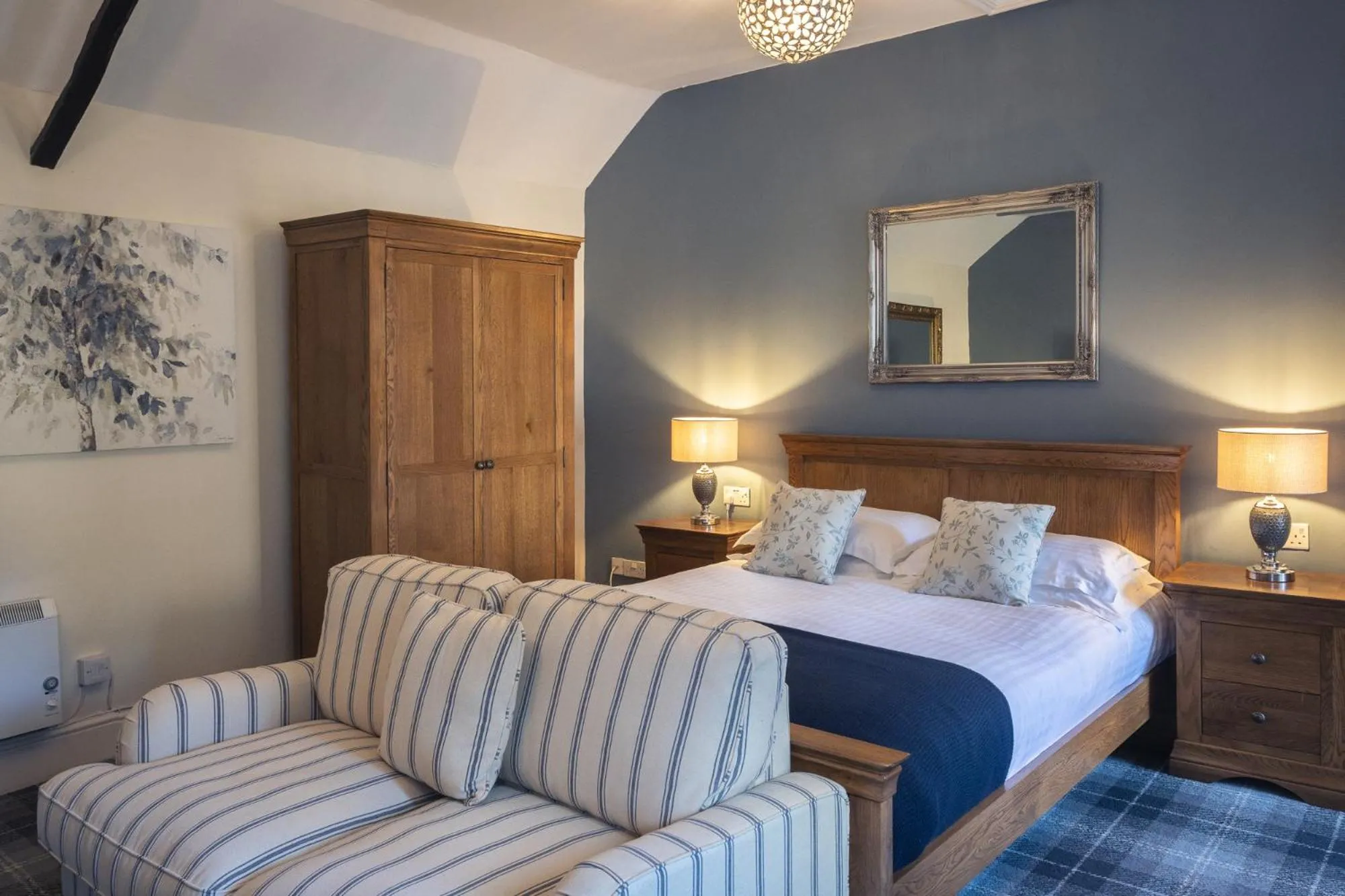 Deluxe King Suite in The Lamb Inn