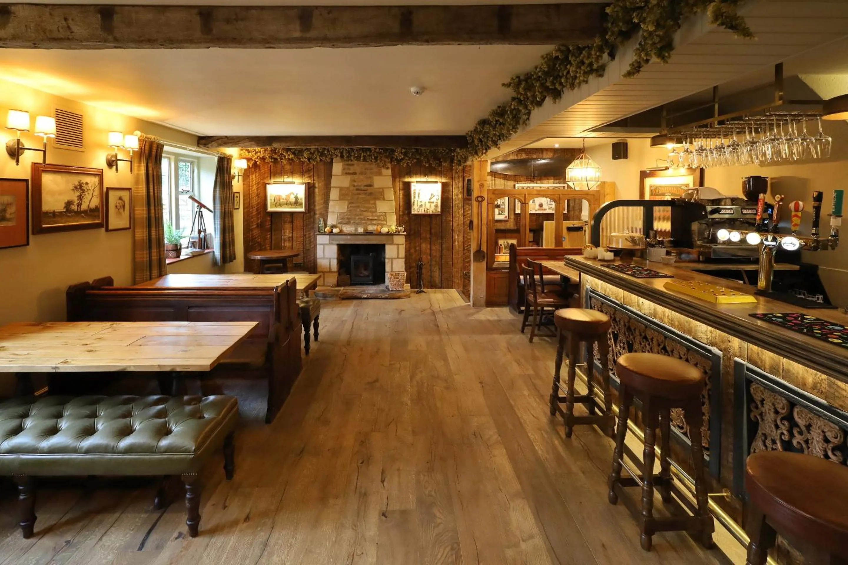 Lounge or bar in The Lamb Inn