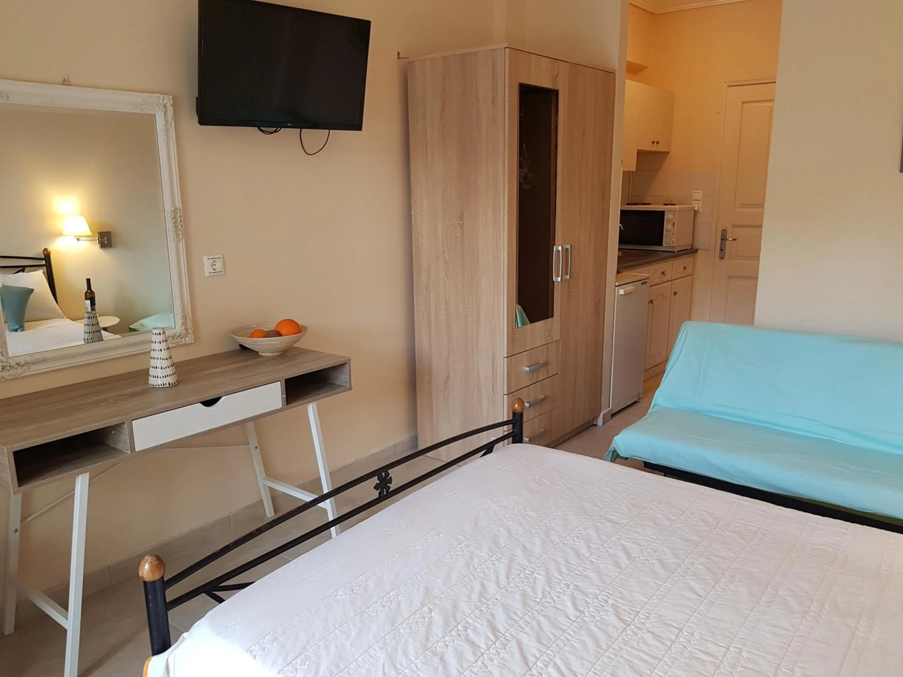 Bed in Nefeli Wind Club