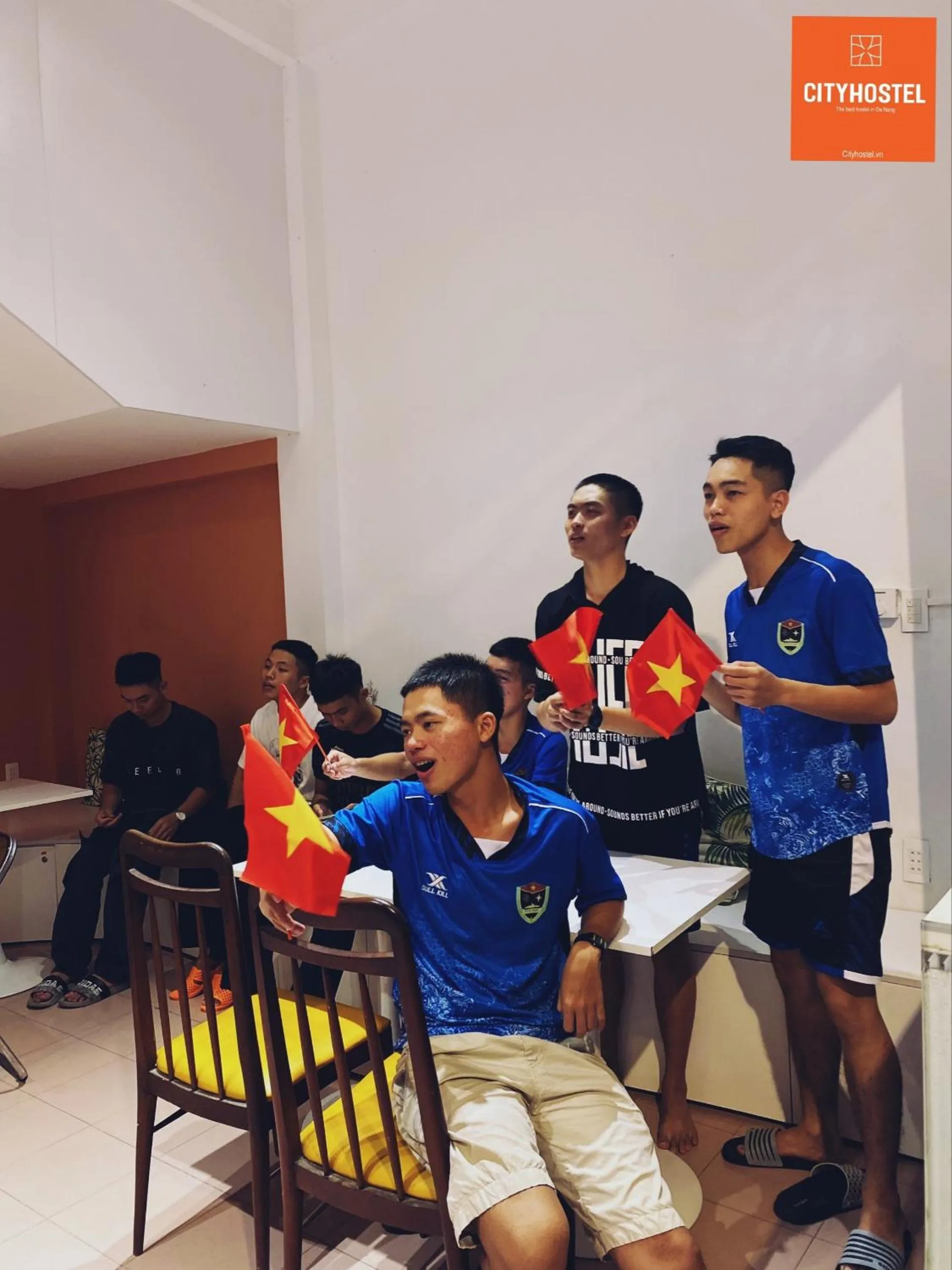 Communal lounge/ TV room in City Hostel Da Nang