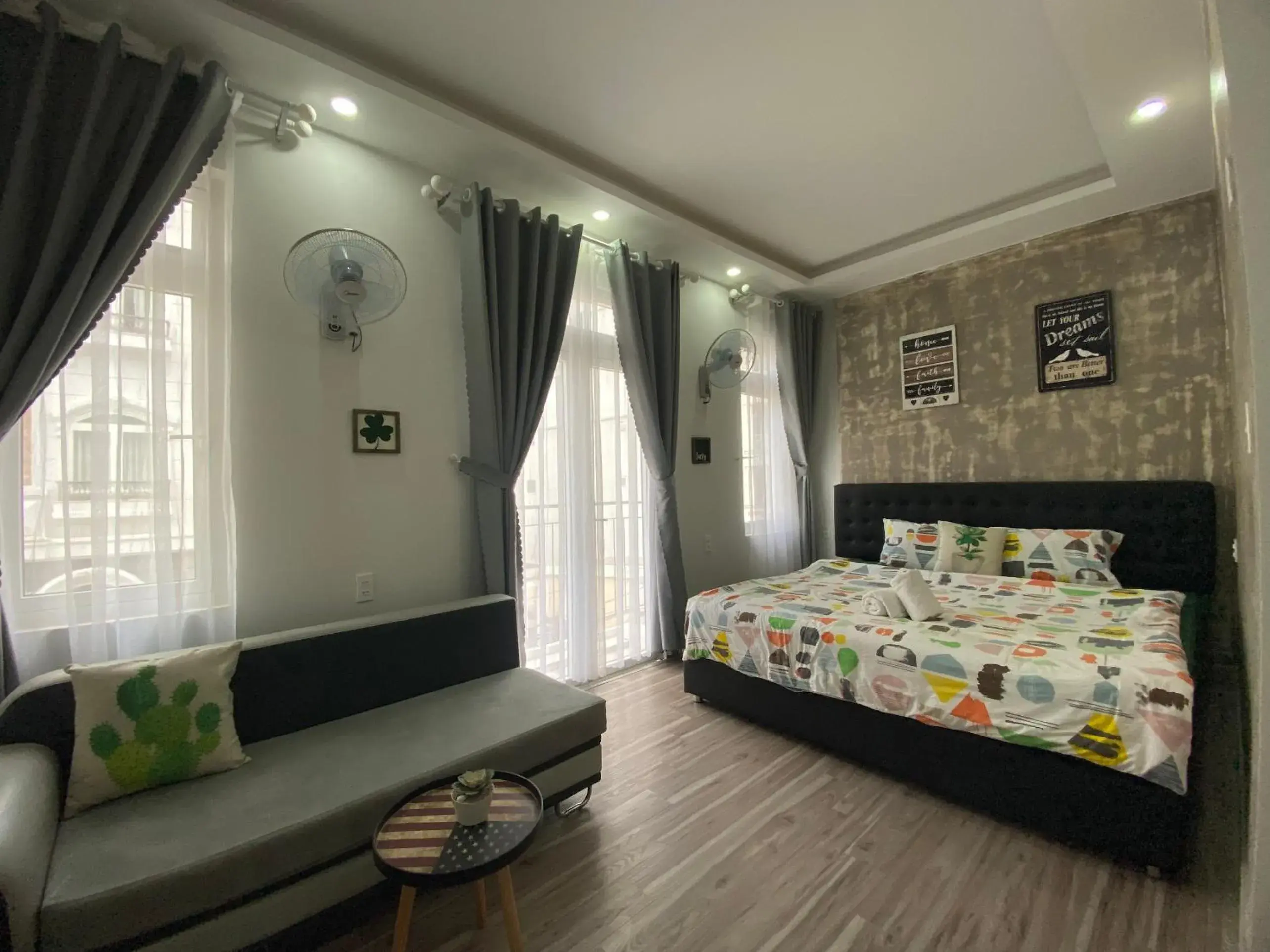 Deluxe Double Room with Balcony in Lucas Inn Deluxe Double Room with Balcony in Lucas Inn