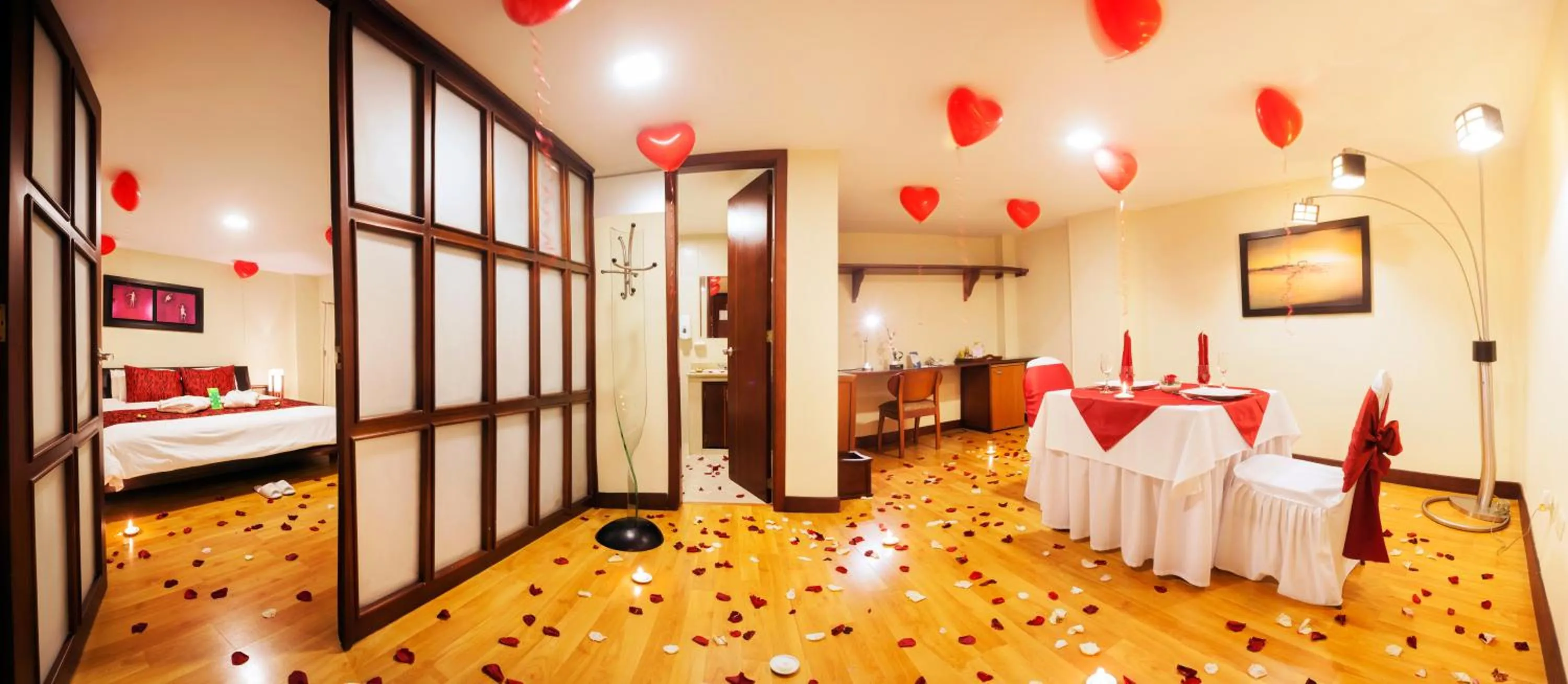 Photo of the whole room, Bed in Loft Hotel