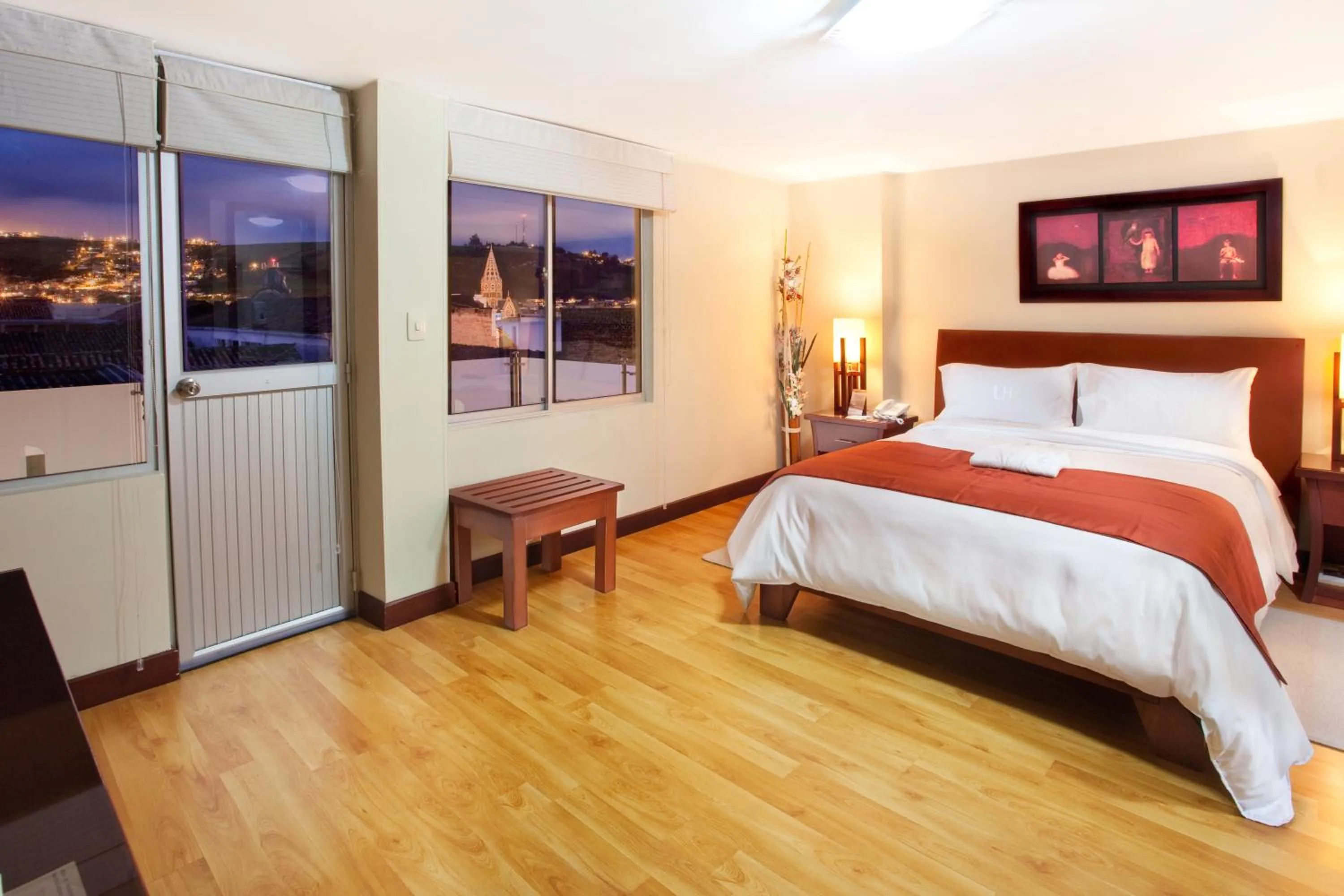 Photo of the whole room, Bed in Loft Hotel